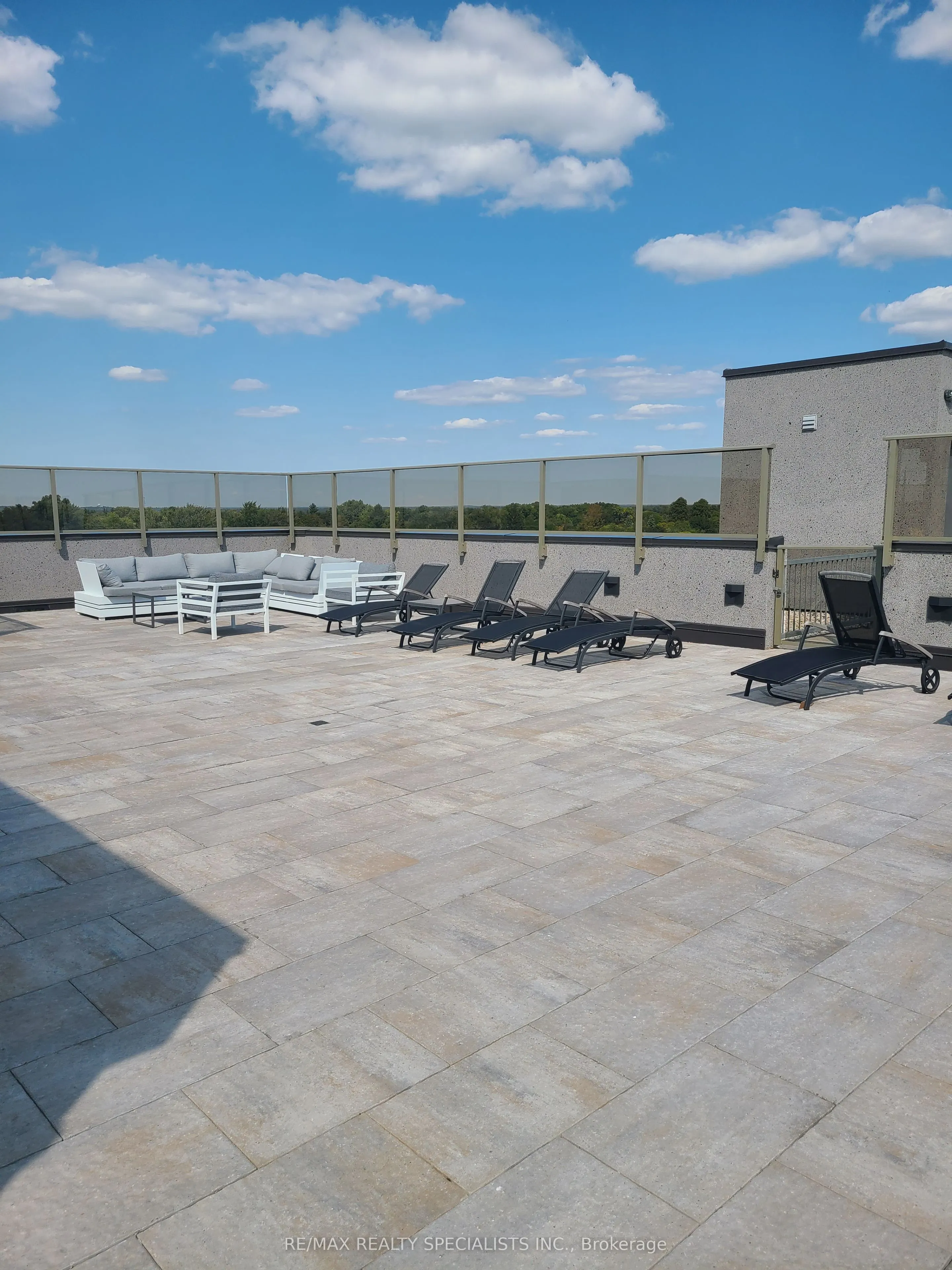 34 Norman Street S, #208