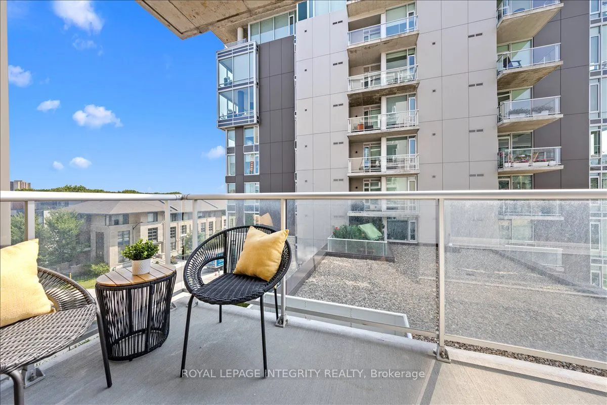570 De Mazenod Avenue, #403