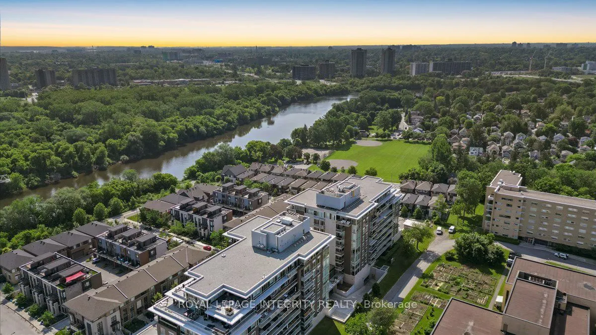 570 De Mazenod Avenue, #403