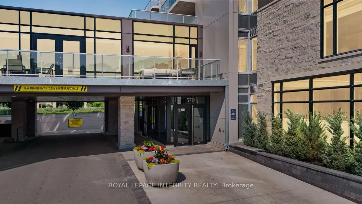 570 De Mazenod Avenue, #403
