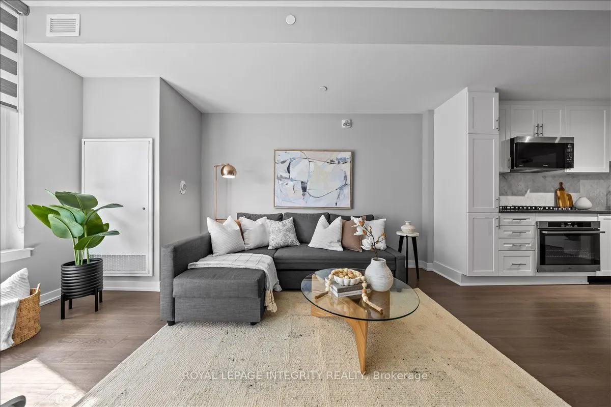570 De Mazenod Avenue, #403