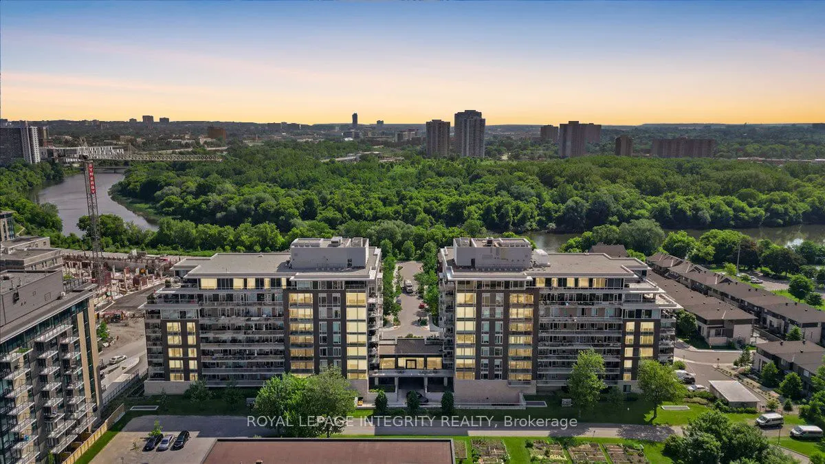 570 De Mazenod Avenue, #403