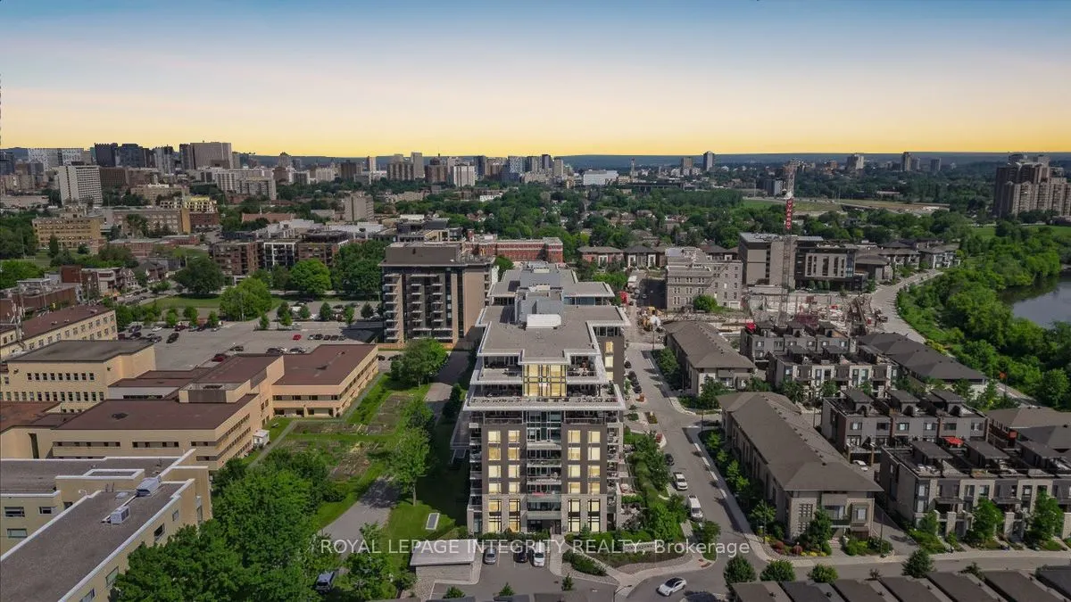 570 De Mazenod Avenue, #403
