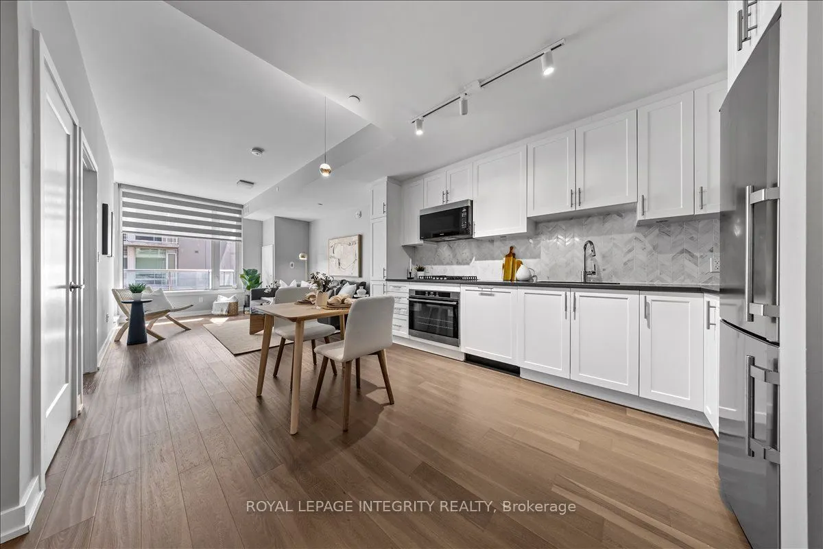 570 De Mazenod Avenue, #403