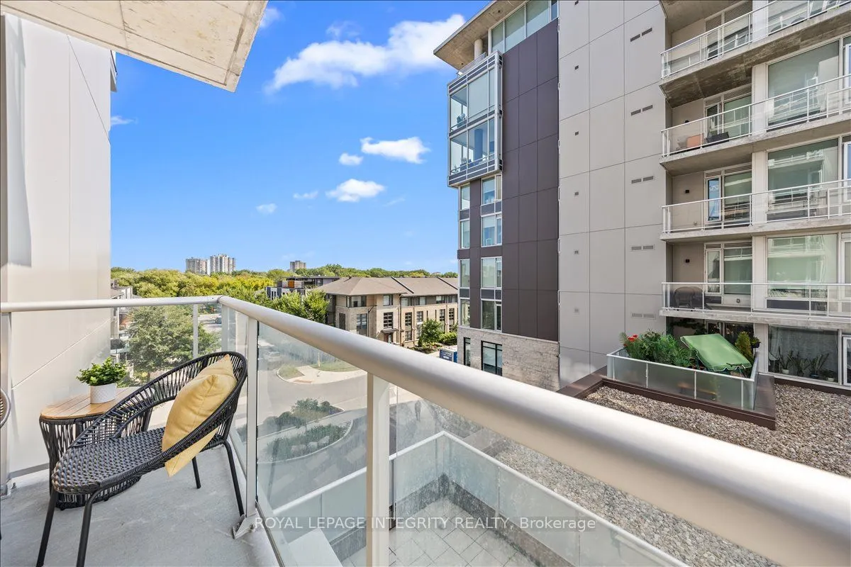 570 De Mazenod Avenue, #403