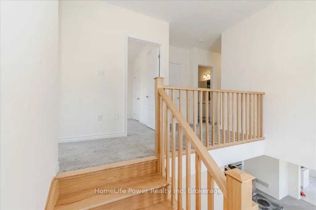 35 Hitchman Street E