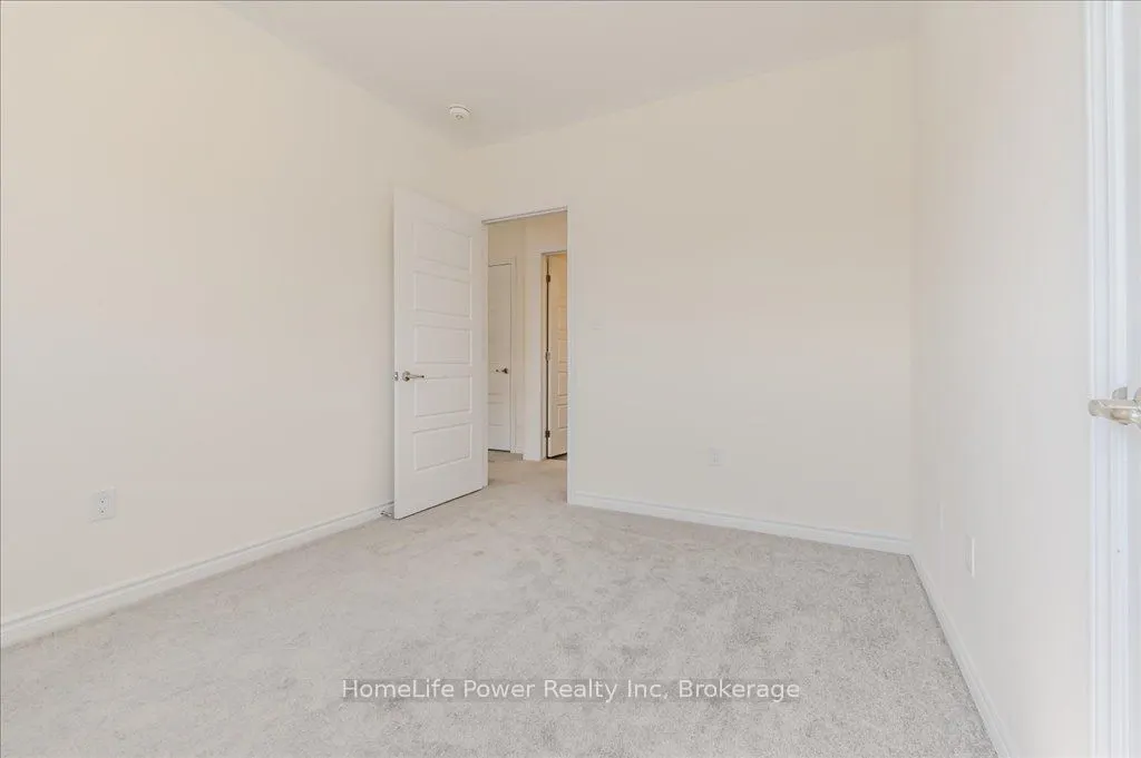 35 Hitchman Street E