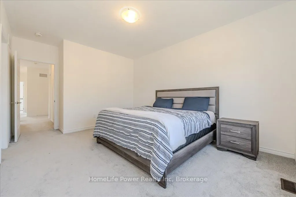 35 Hitchman Street E