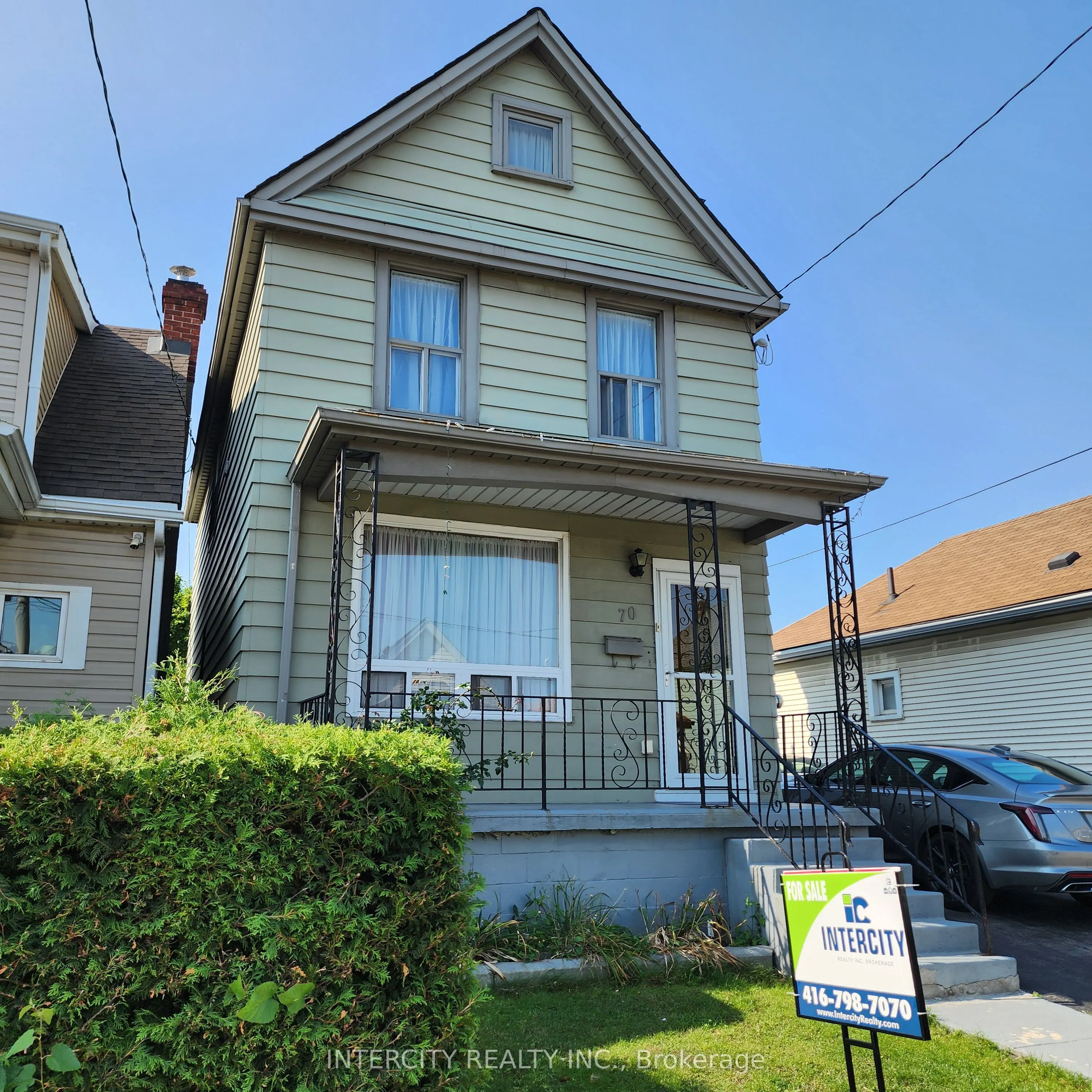 70 Mayflower Avenue