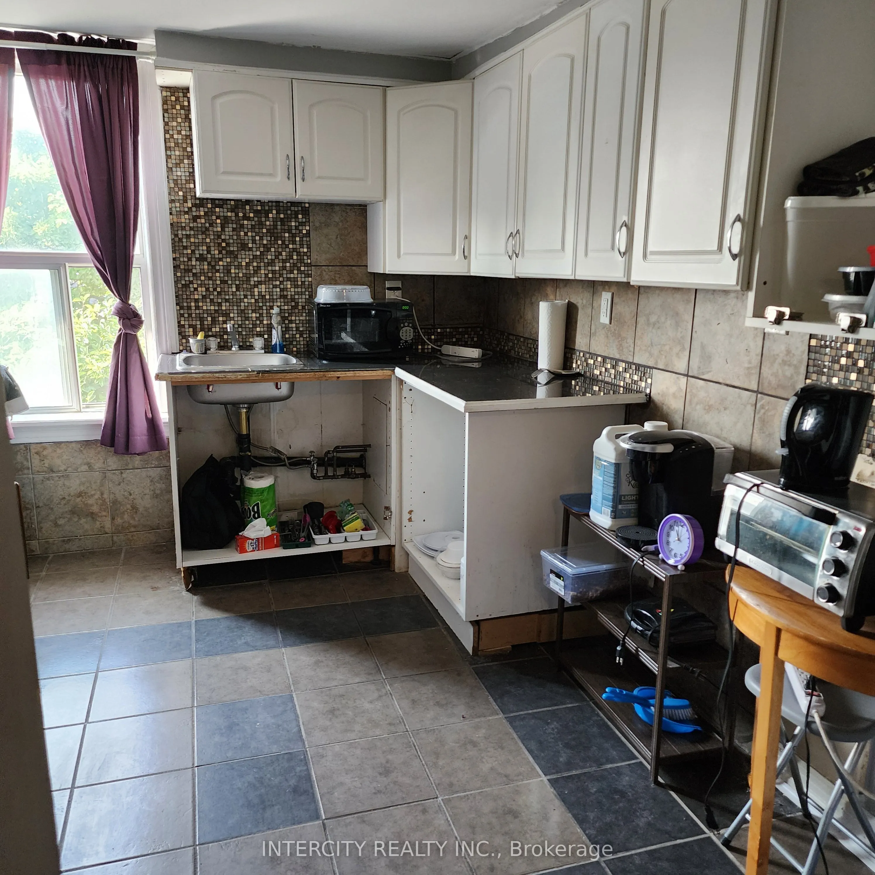 70 Mayflower Avenue