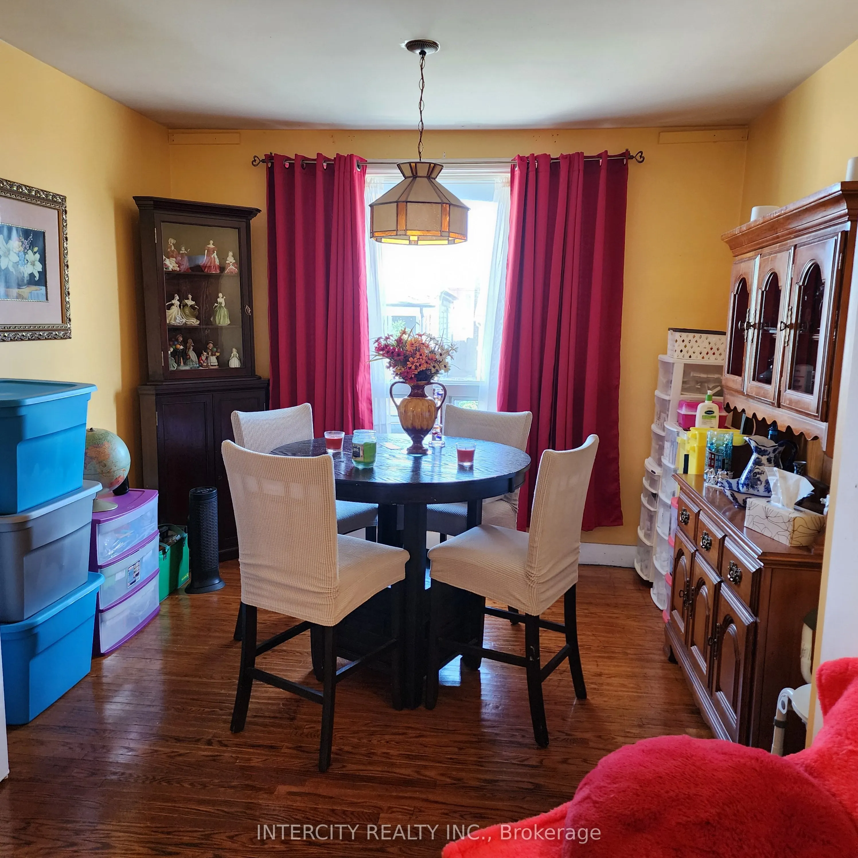 70 Mayflower Avenue
