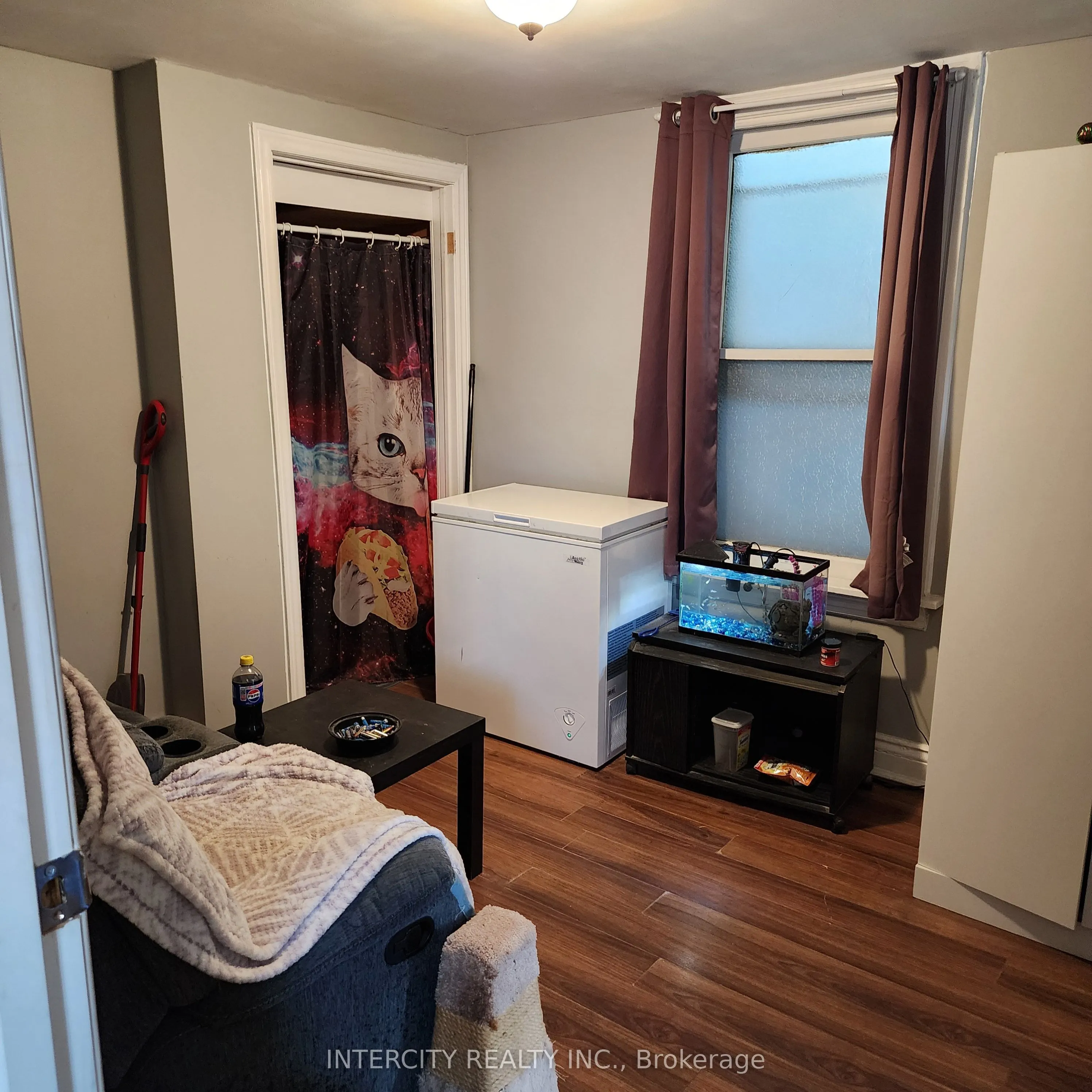 70 Mayflower Avenue