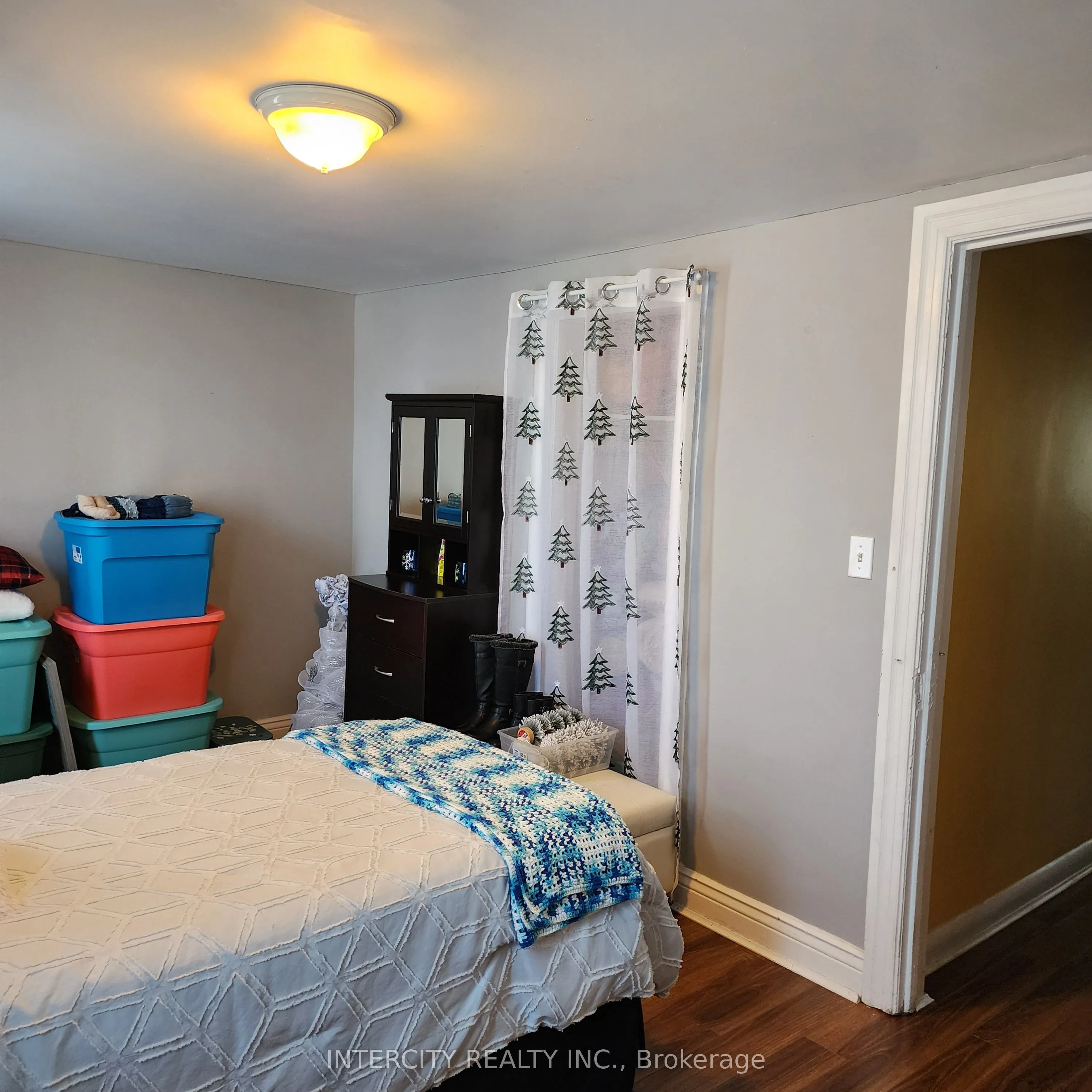 70 Mayflower Avenue