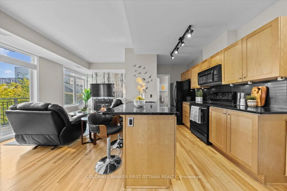 414 NEPEAN Street, #F