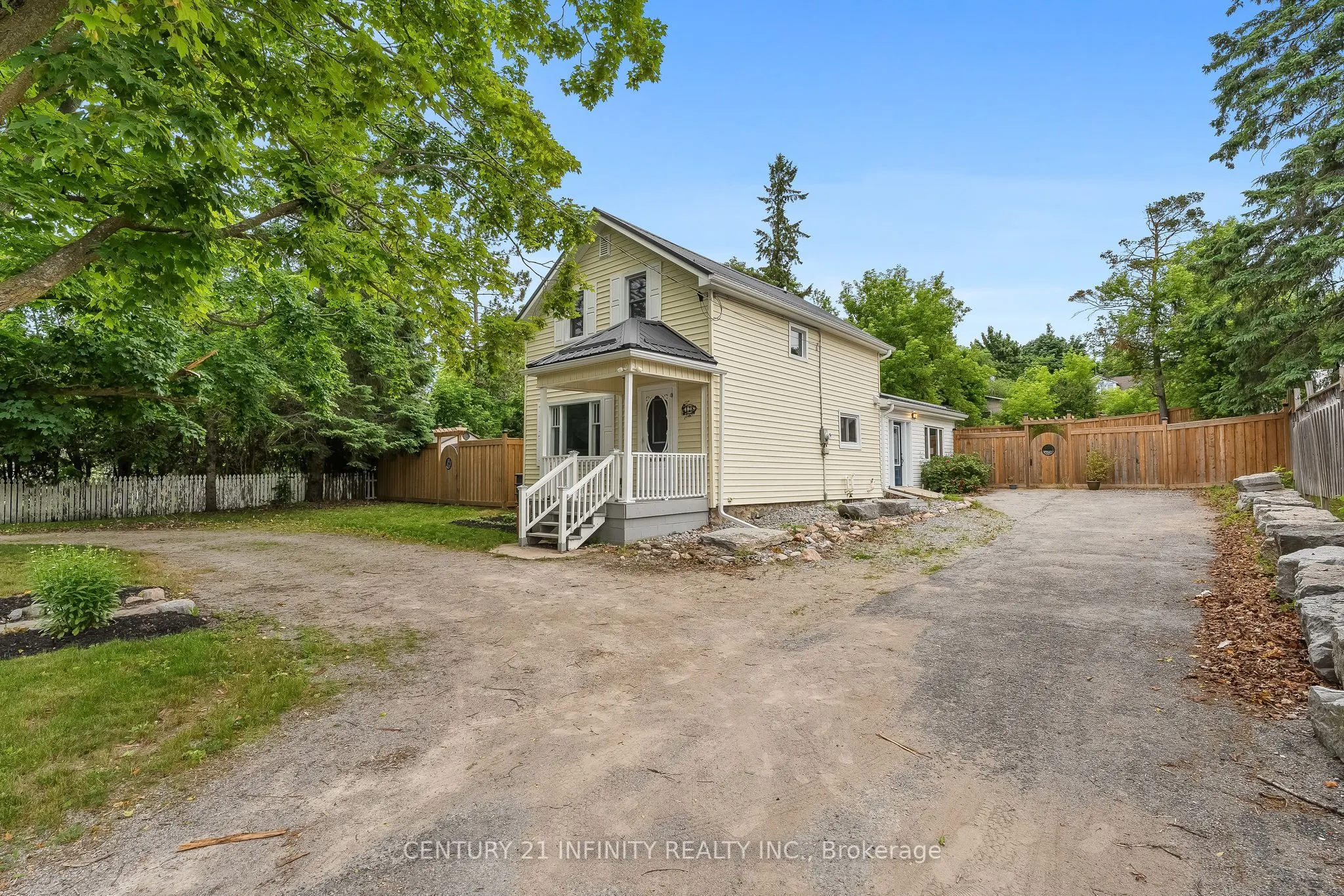 128 Glengarry Road