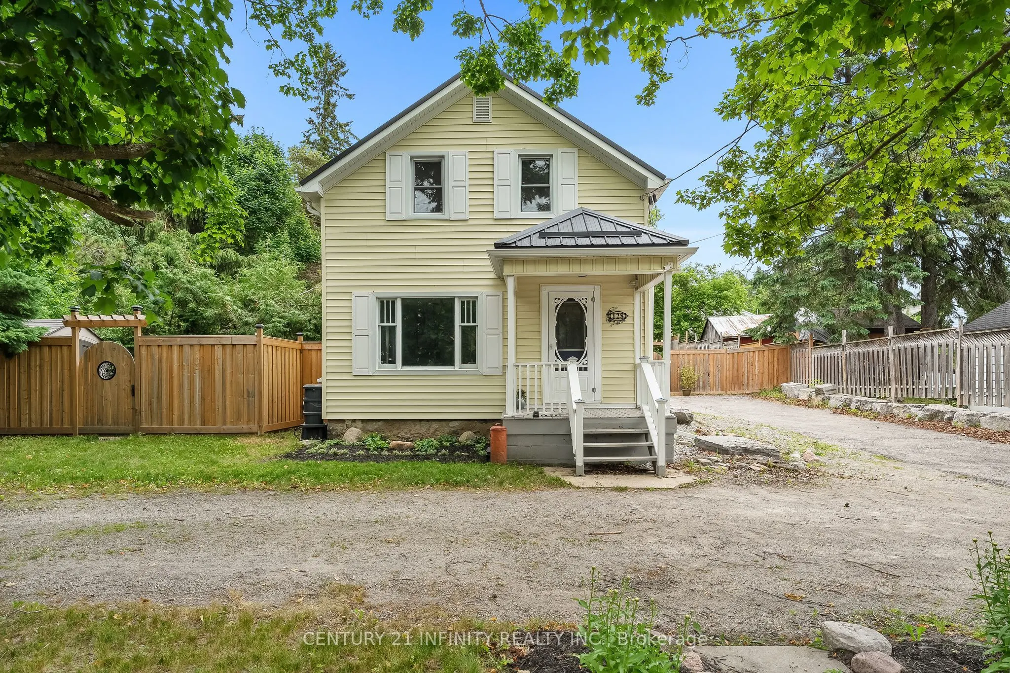 128 Glengarry Road