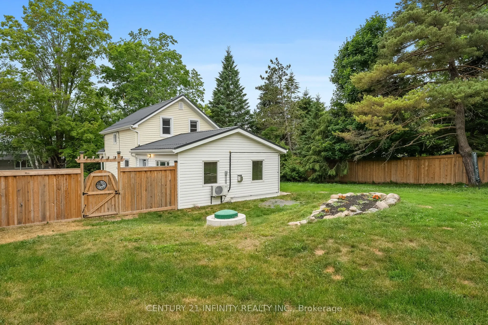 128 Glengarry Road