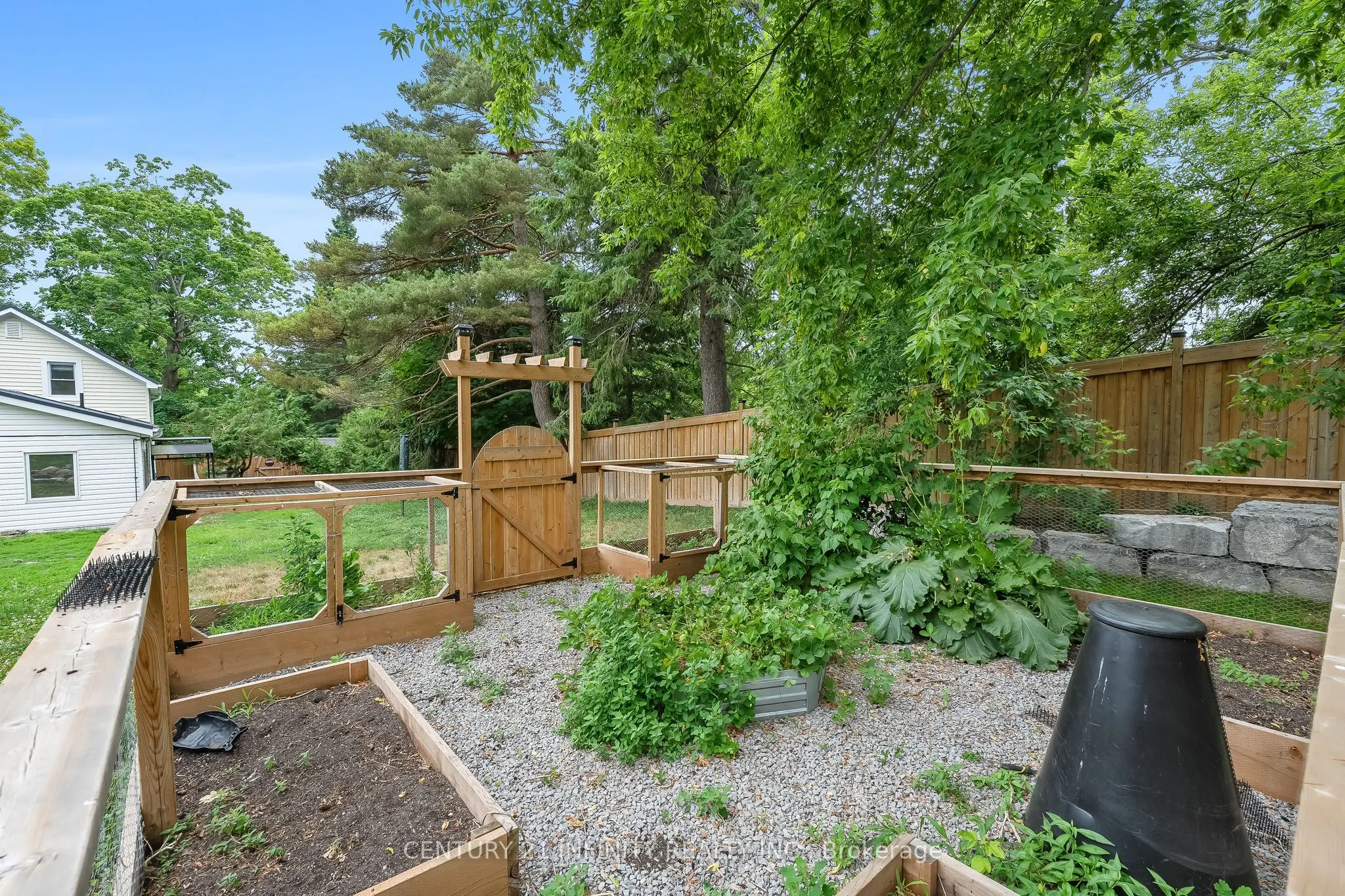 128 Glengarry Road