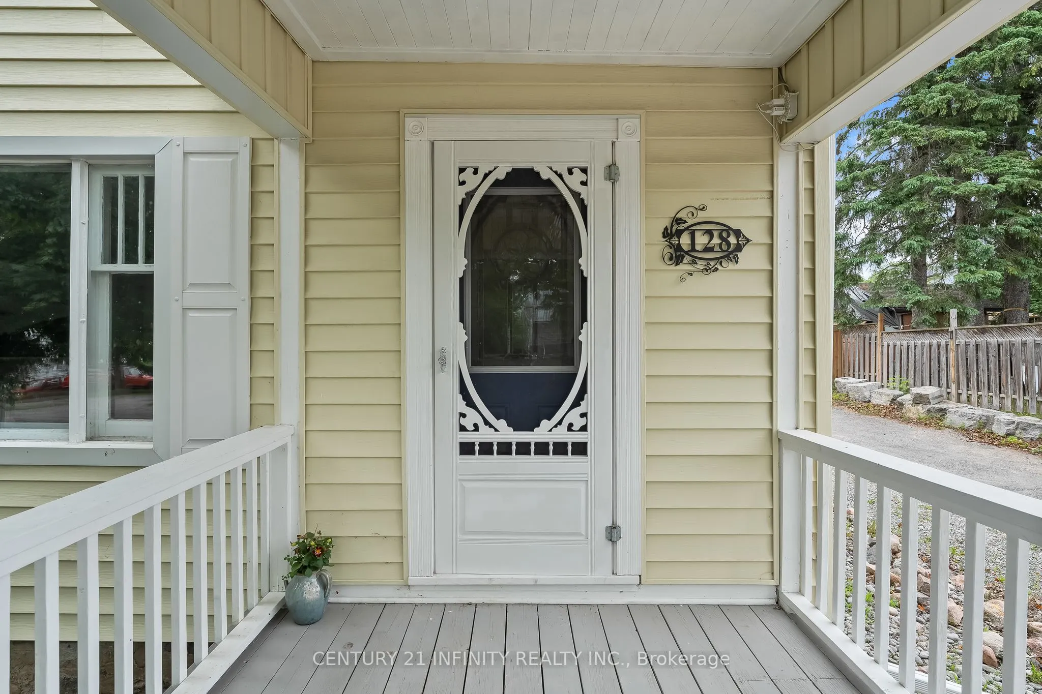 128 Glengarry Road