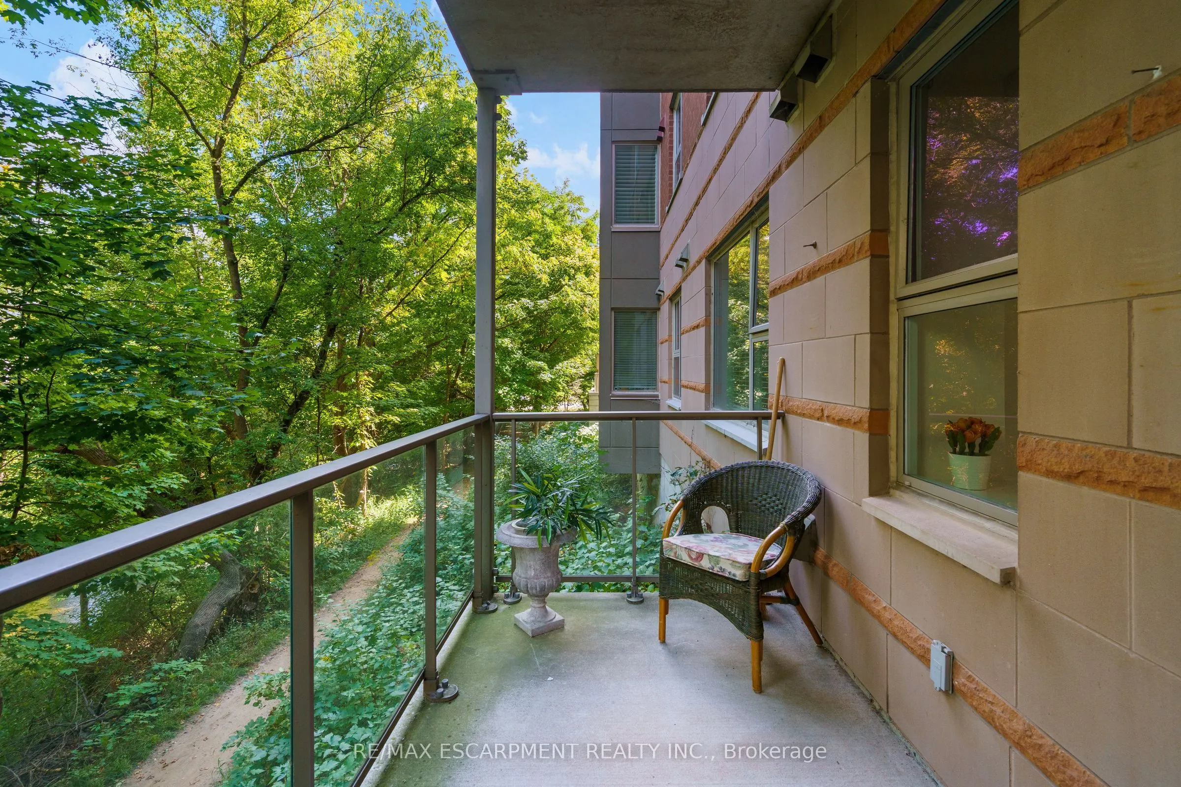 77 Governors Road, #102