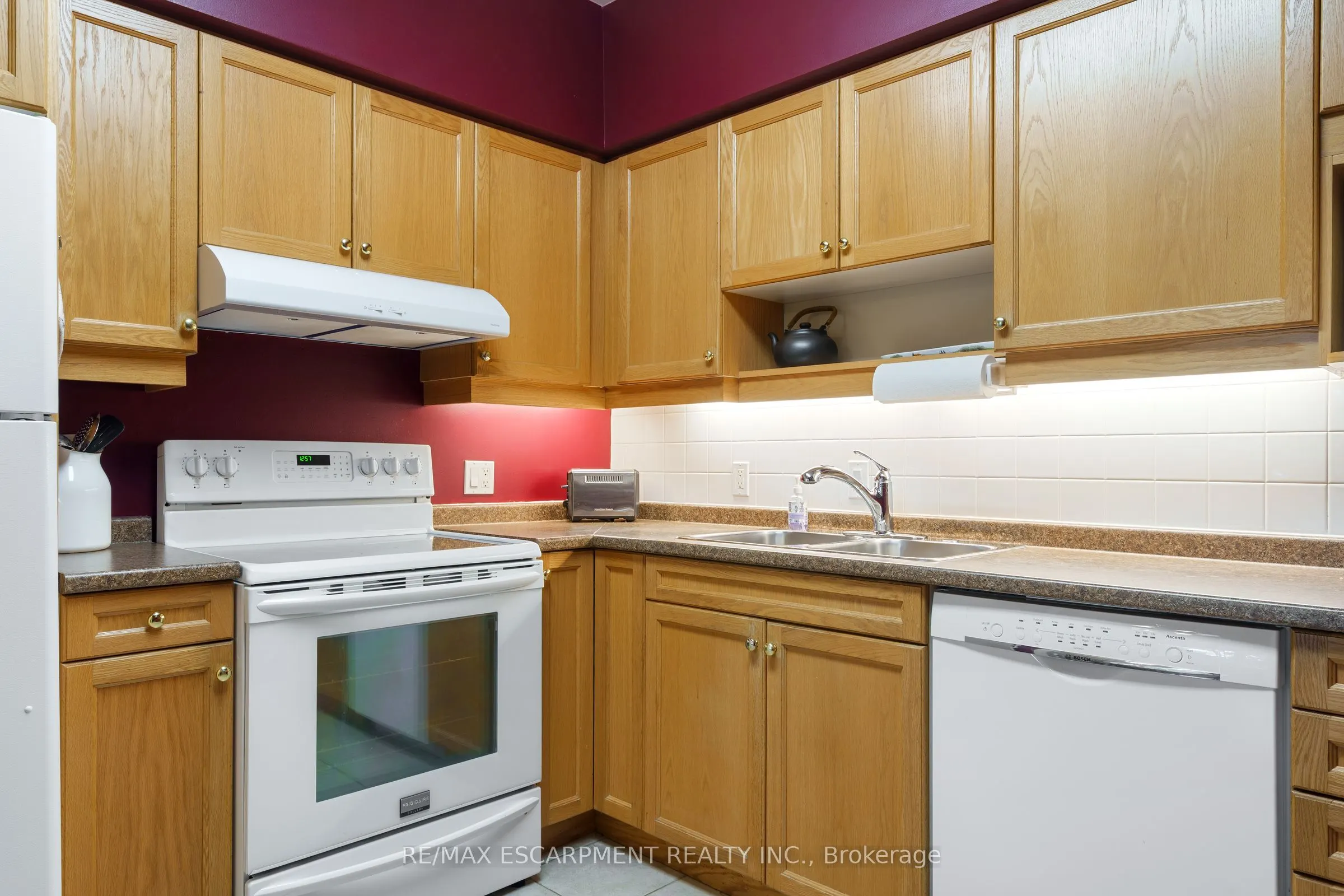 77 Governors Road, #102