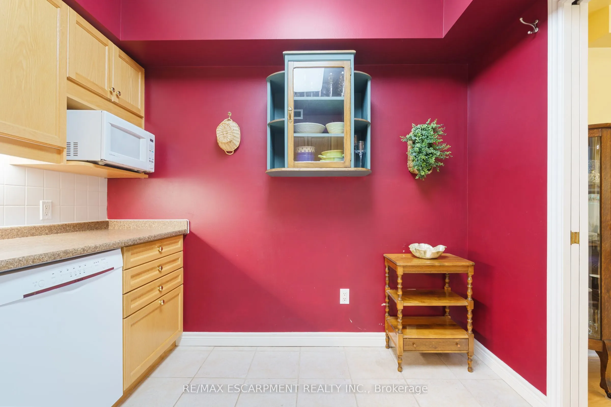 77 Governors Road, #102