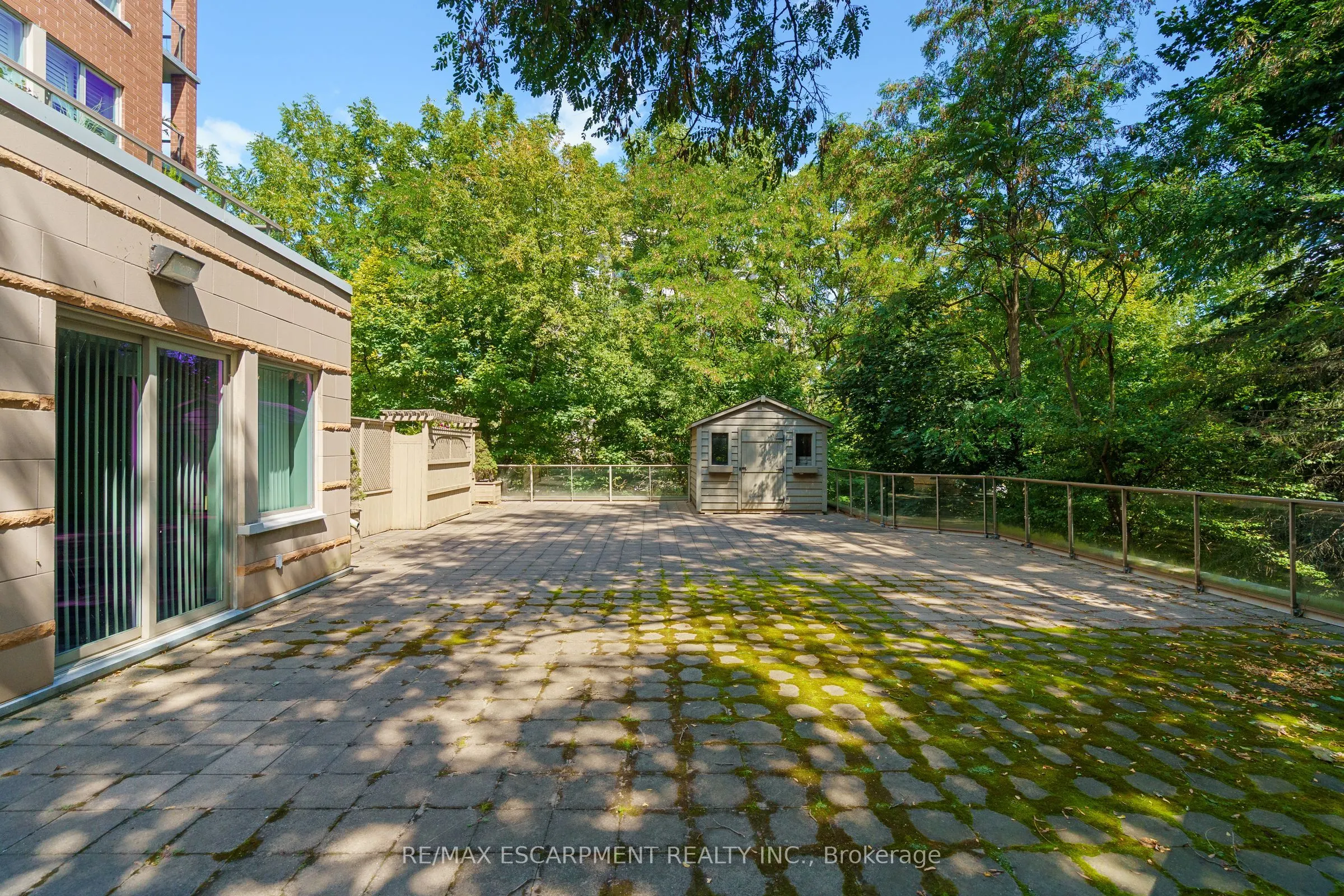 77 Governors Road, #102