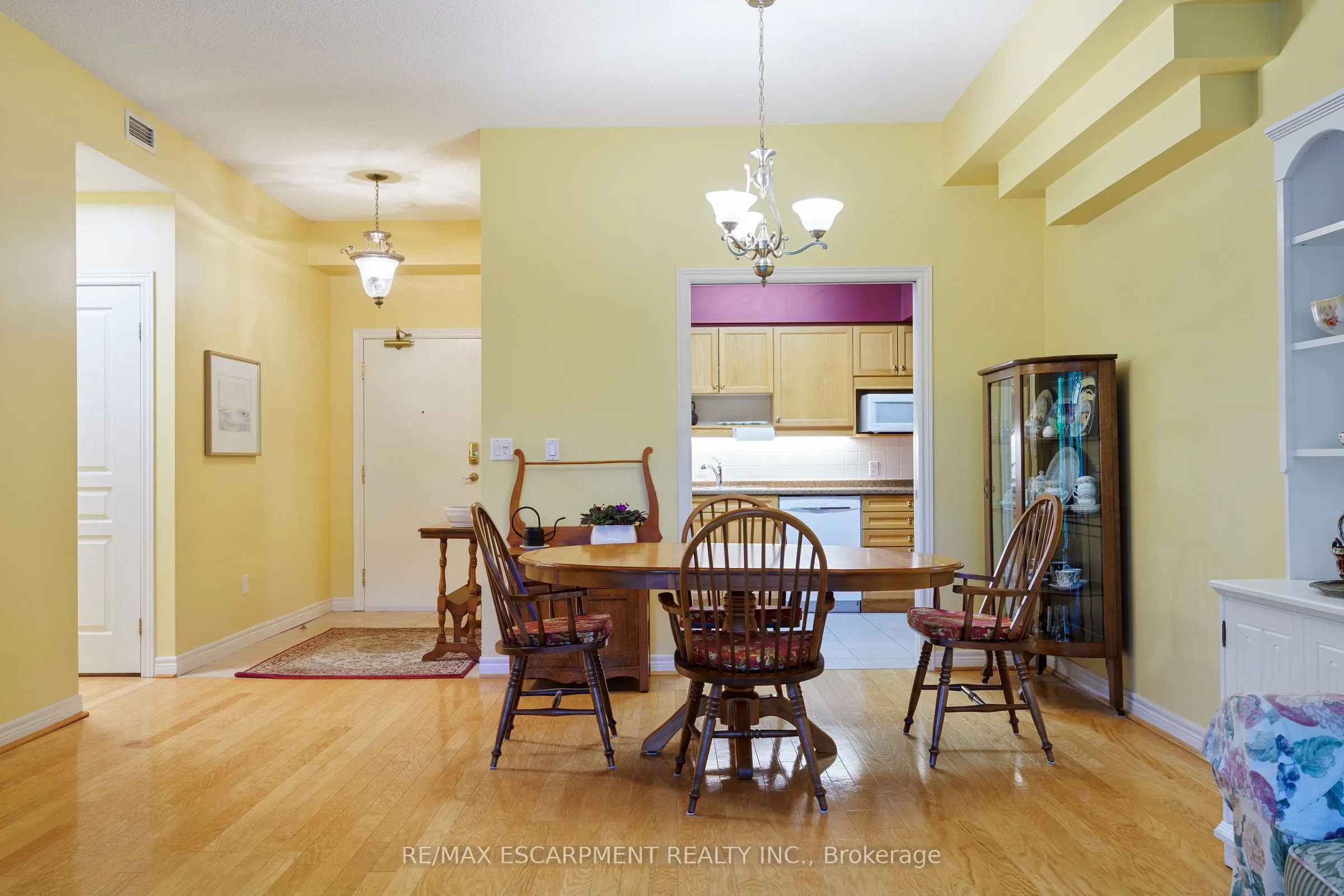 77 Governors Road, #102