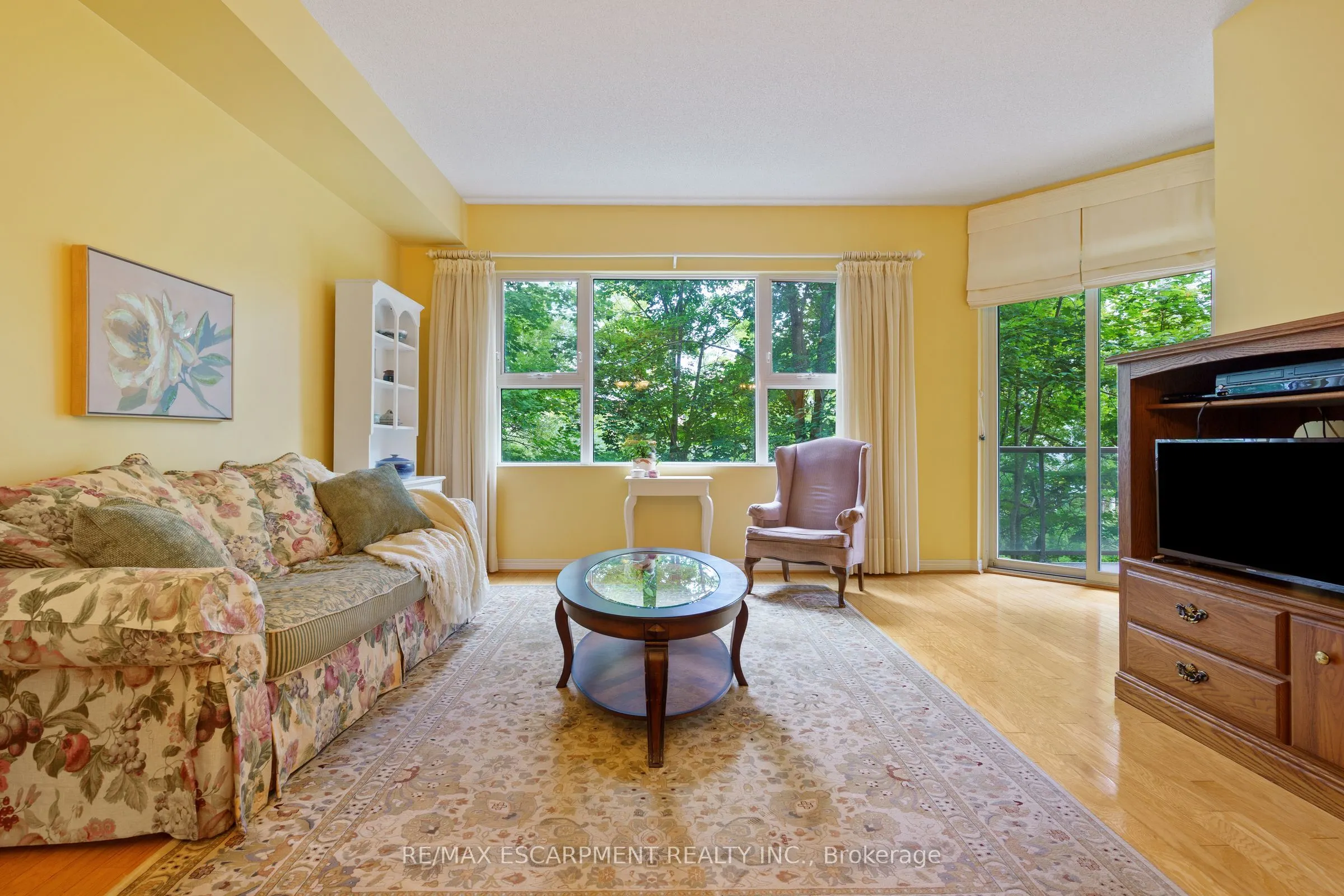77 Governors Road, #102