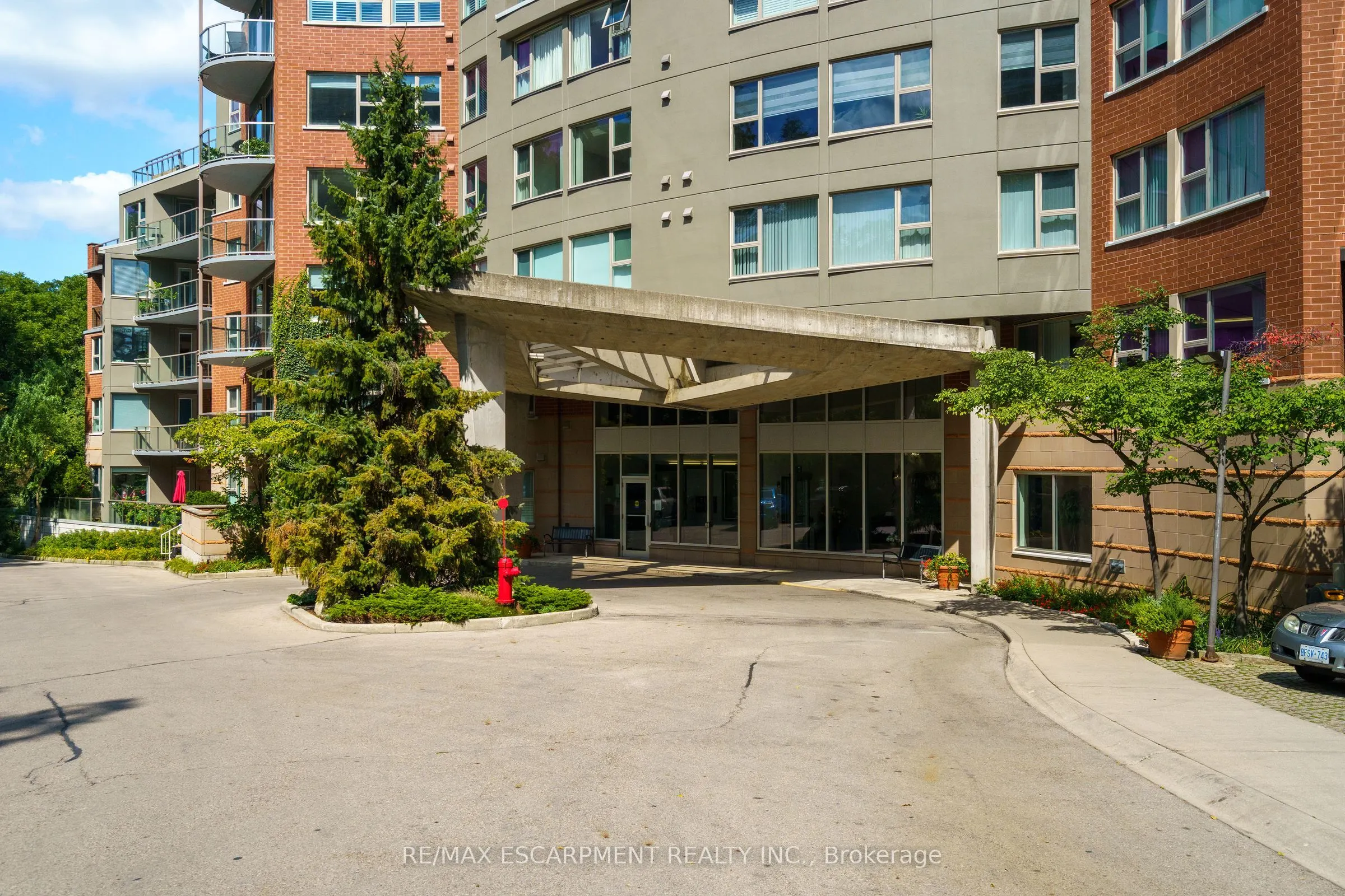 77 Governors Road, #102