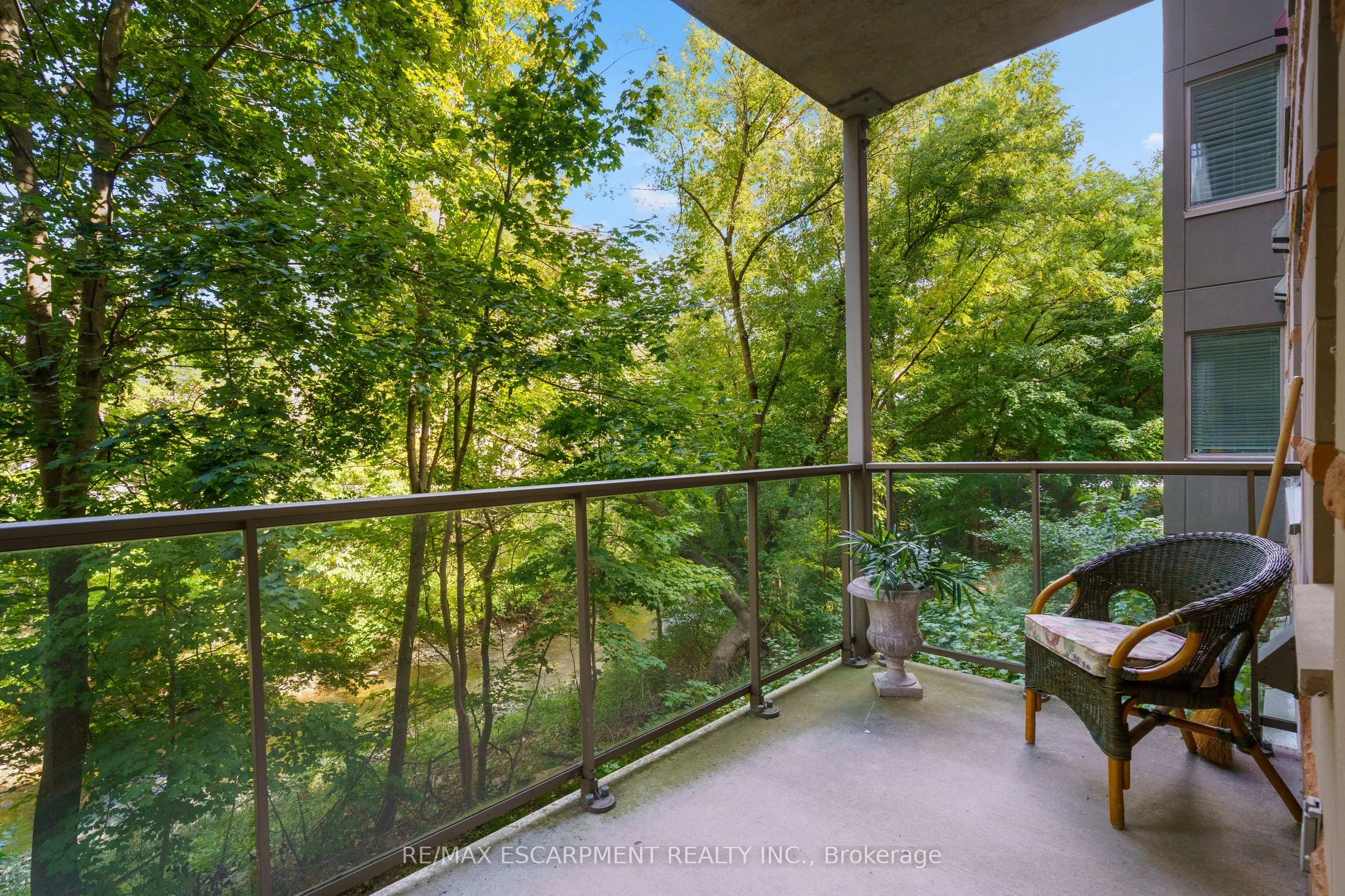 77 Governors Road, #102