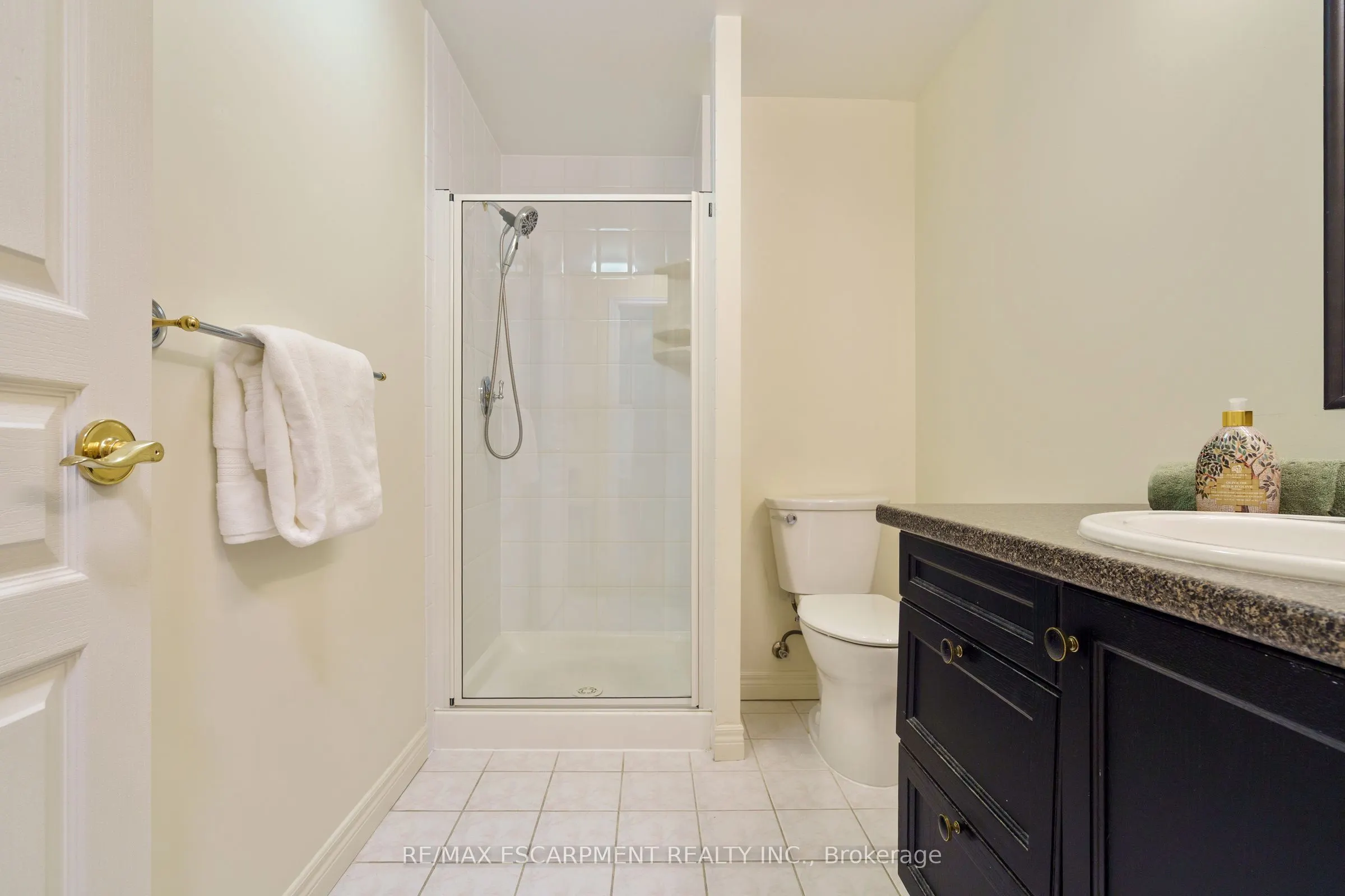 77 Governors Road, #102