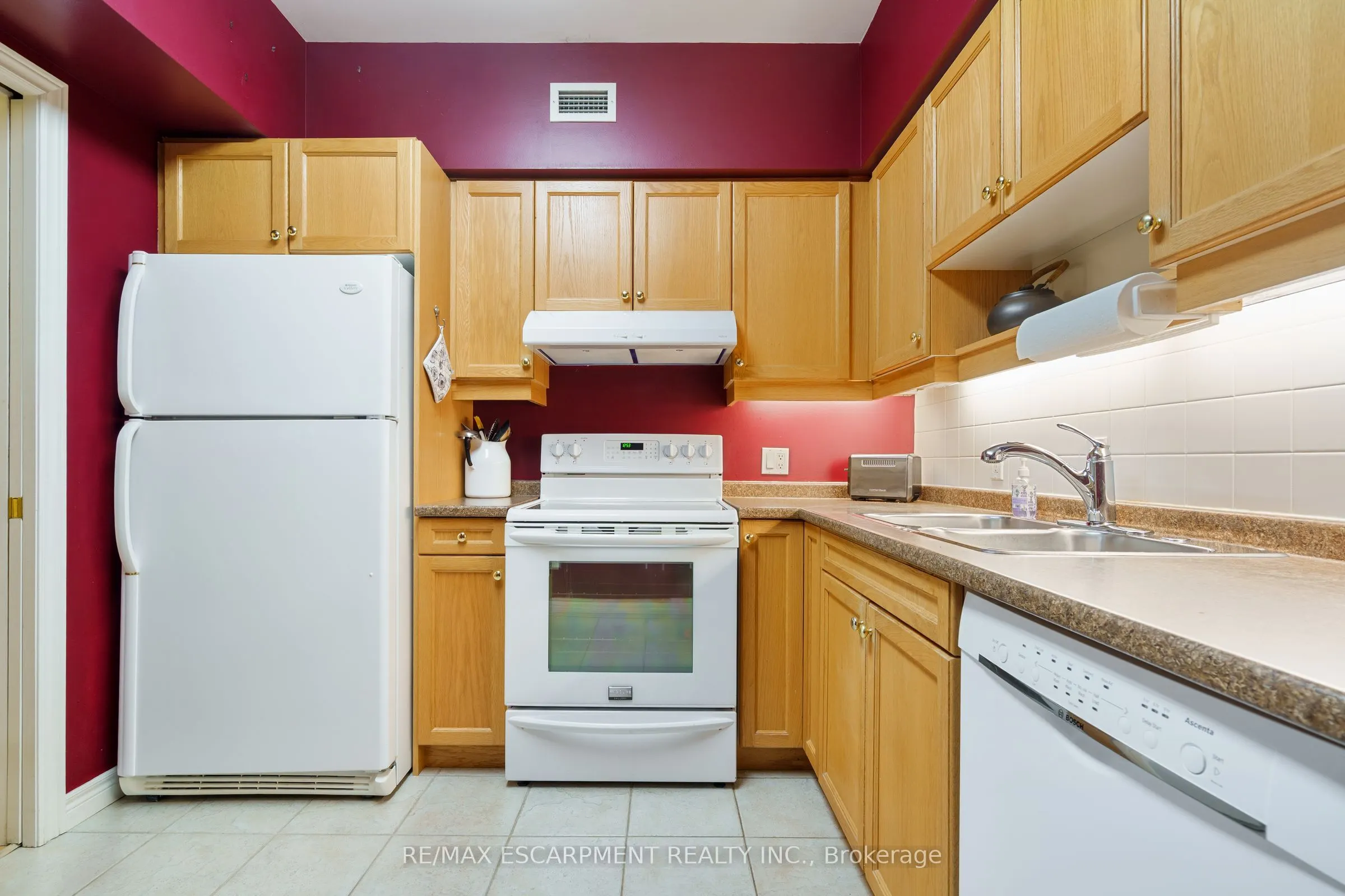 77 Governors Road, #102