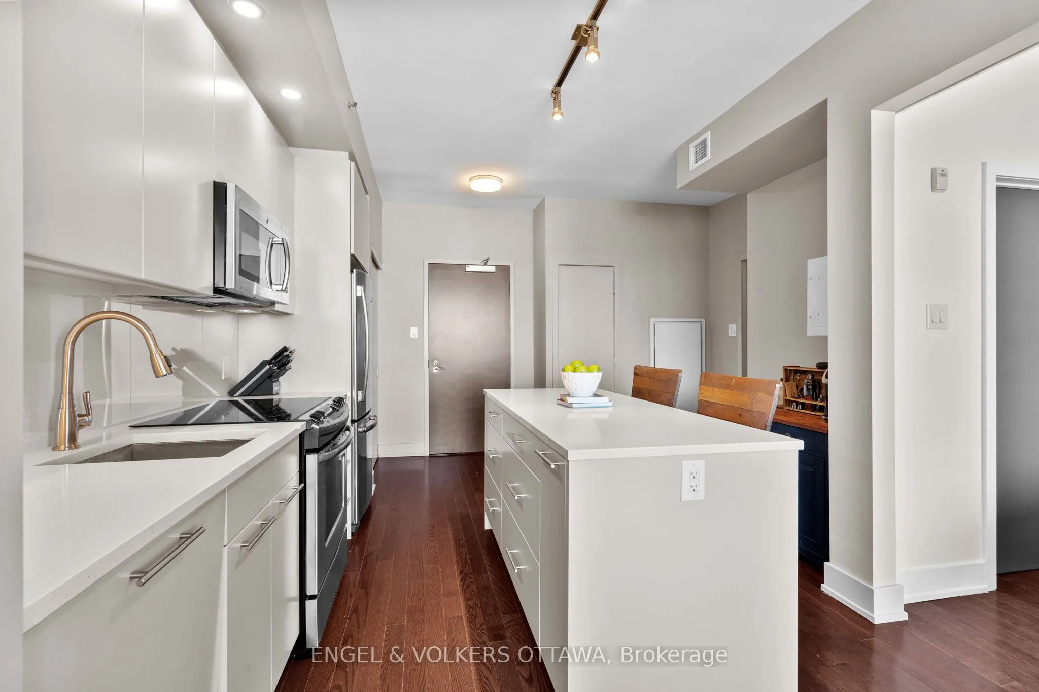 88 Richmond Road, #708