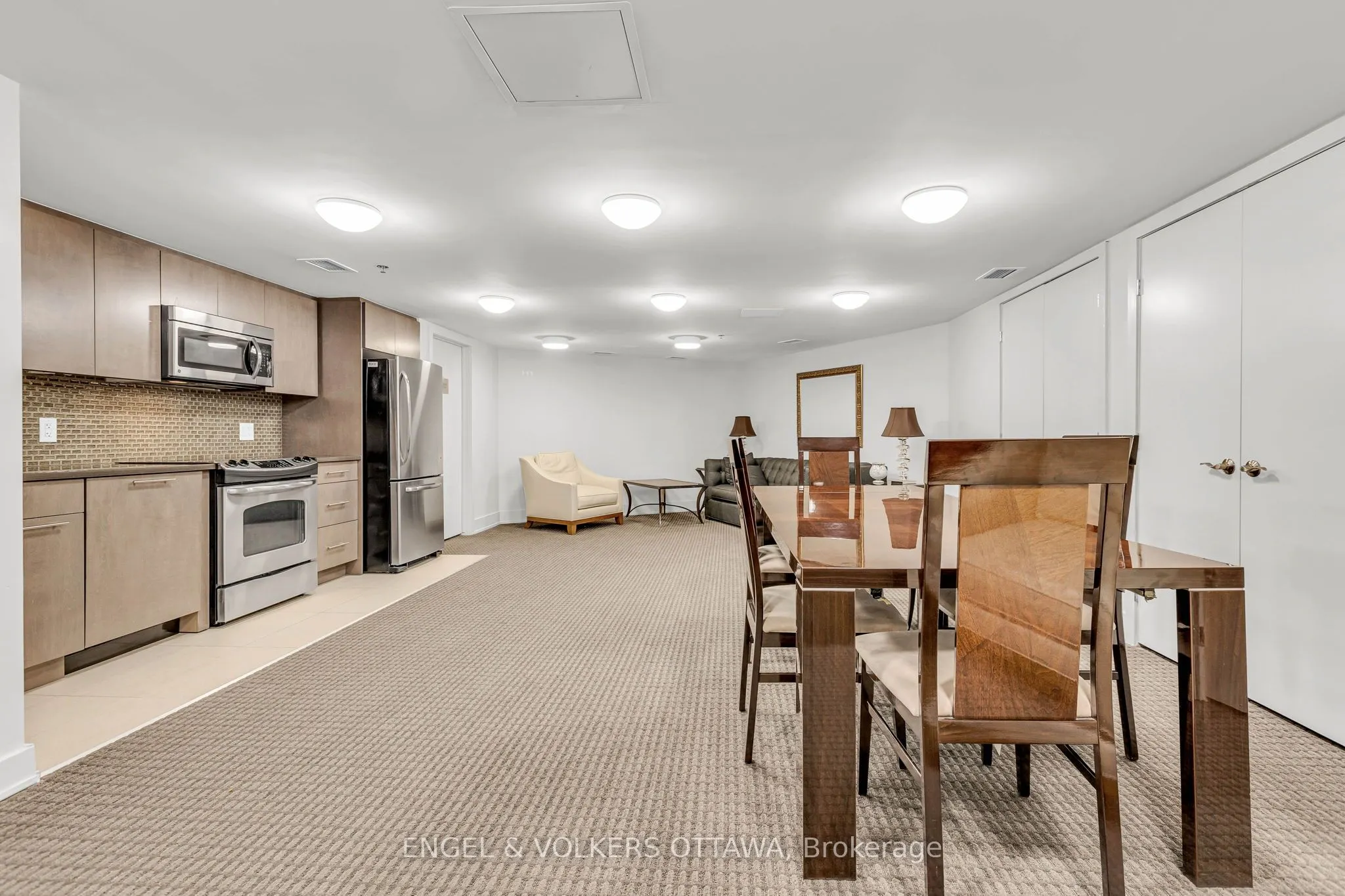 88 Richmond Road, #708