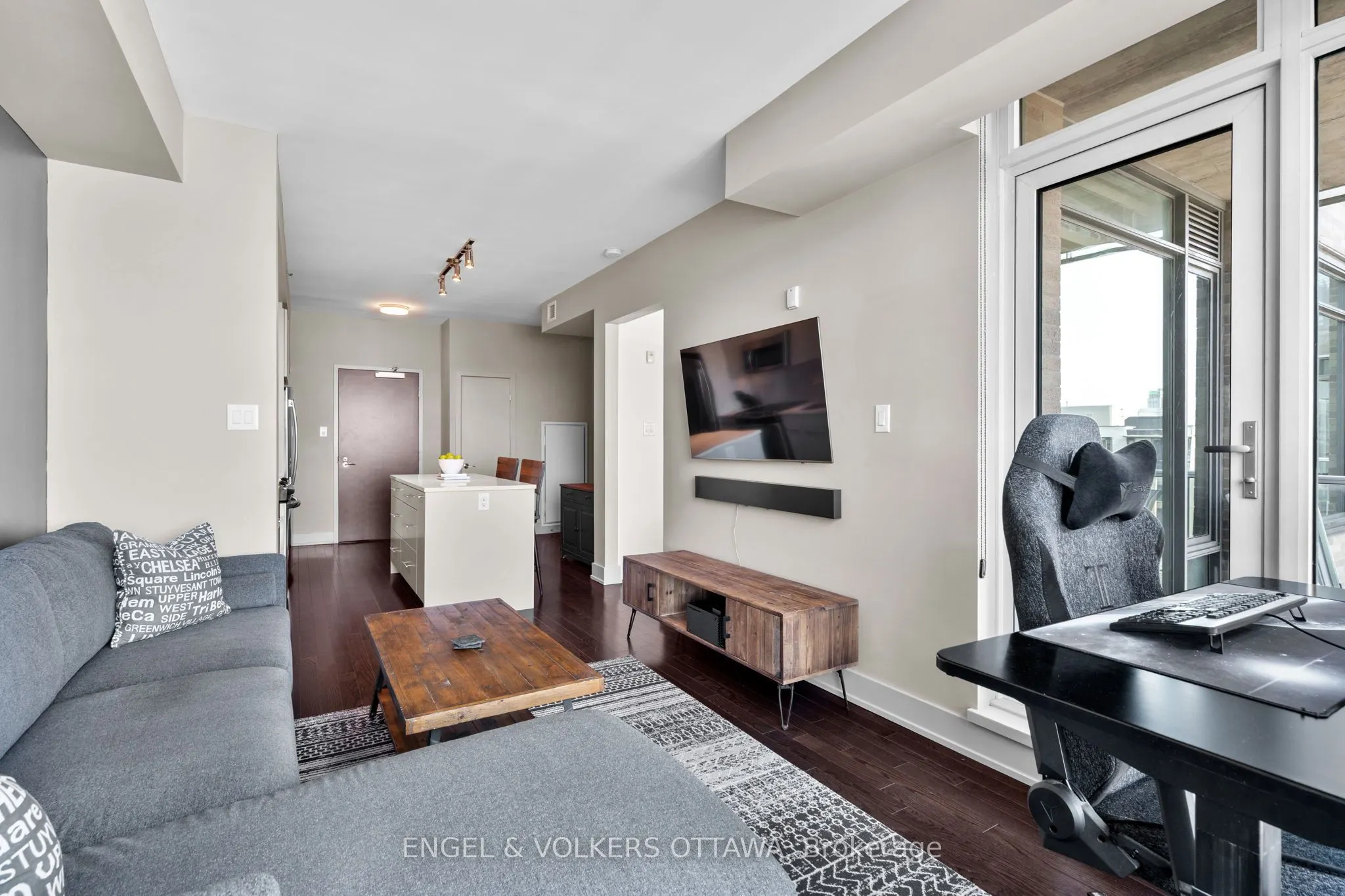 88 Richmond Road, #708