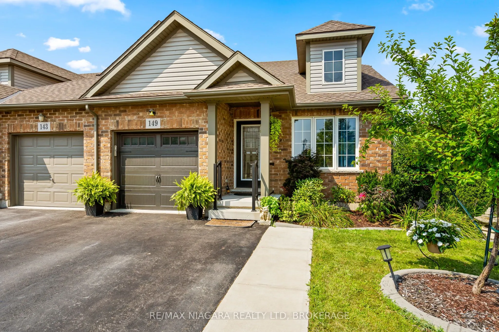 149 Roselawn Crescent