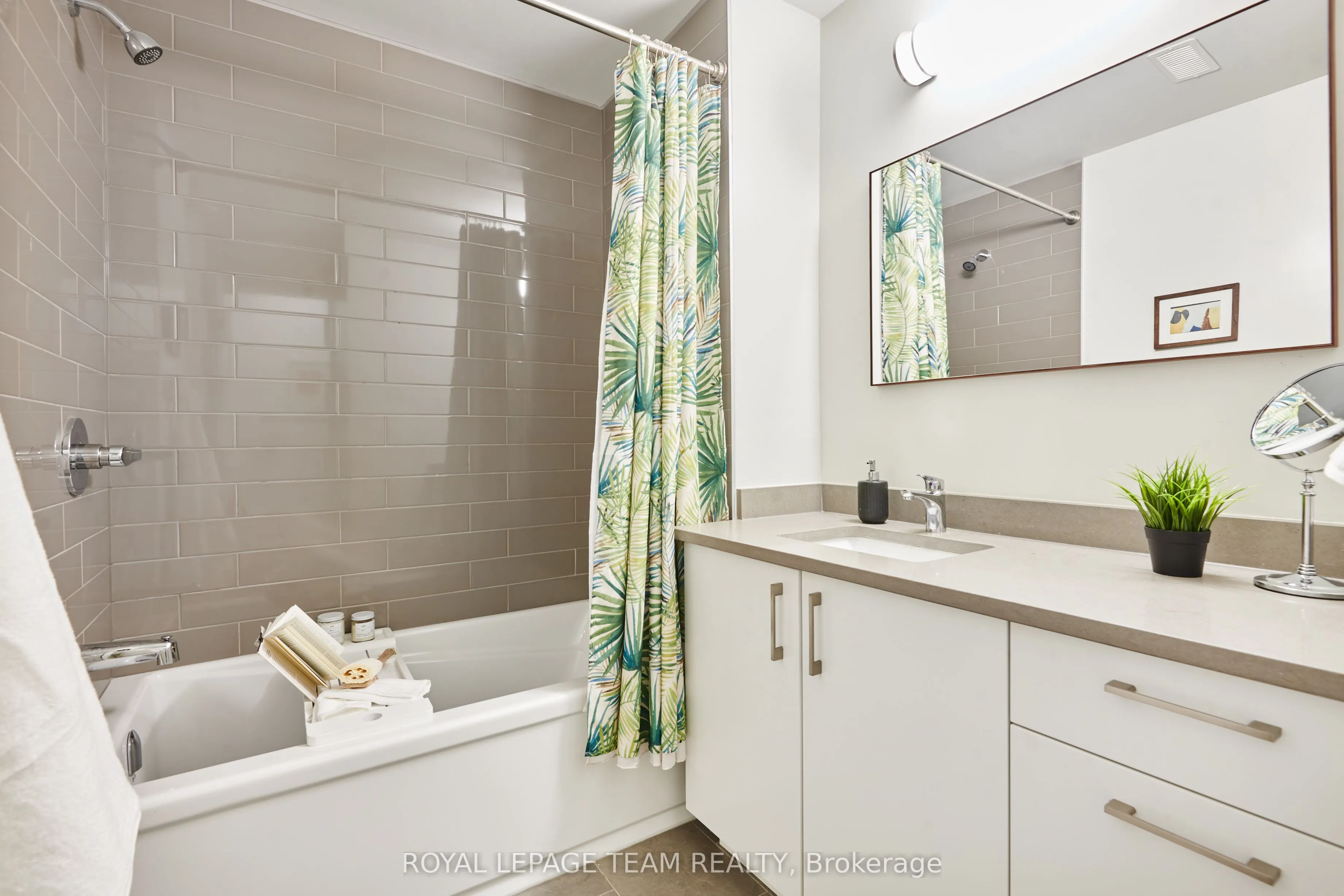 515 Gladstone Avenue, #3