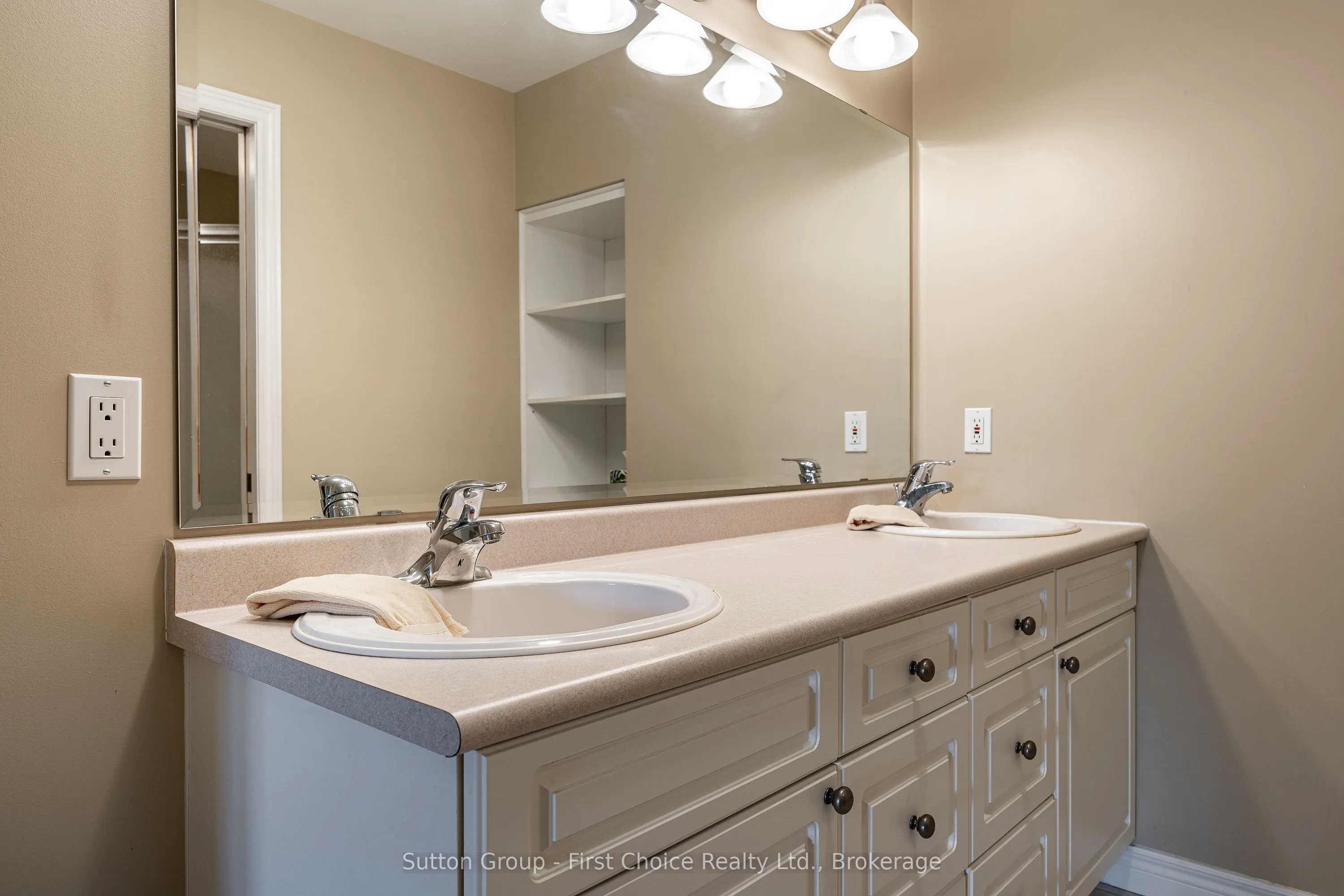 46 Frances Street W, #3