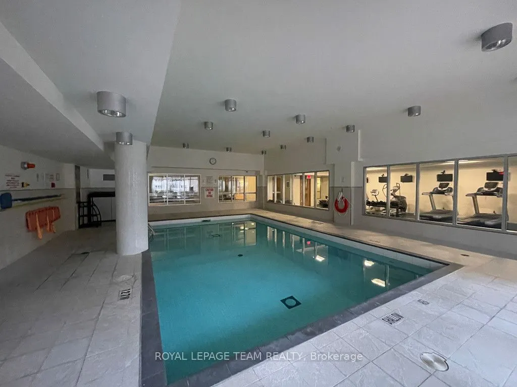 242 Rideau Street, #2009