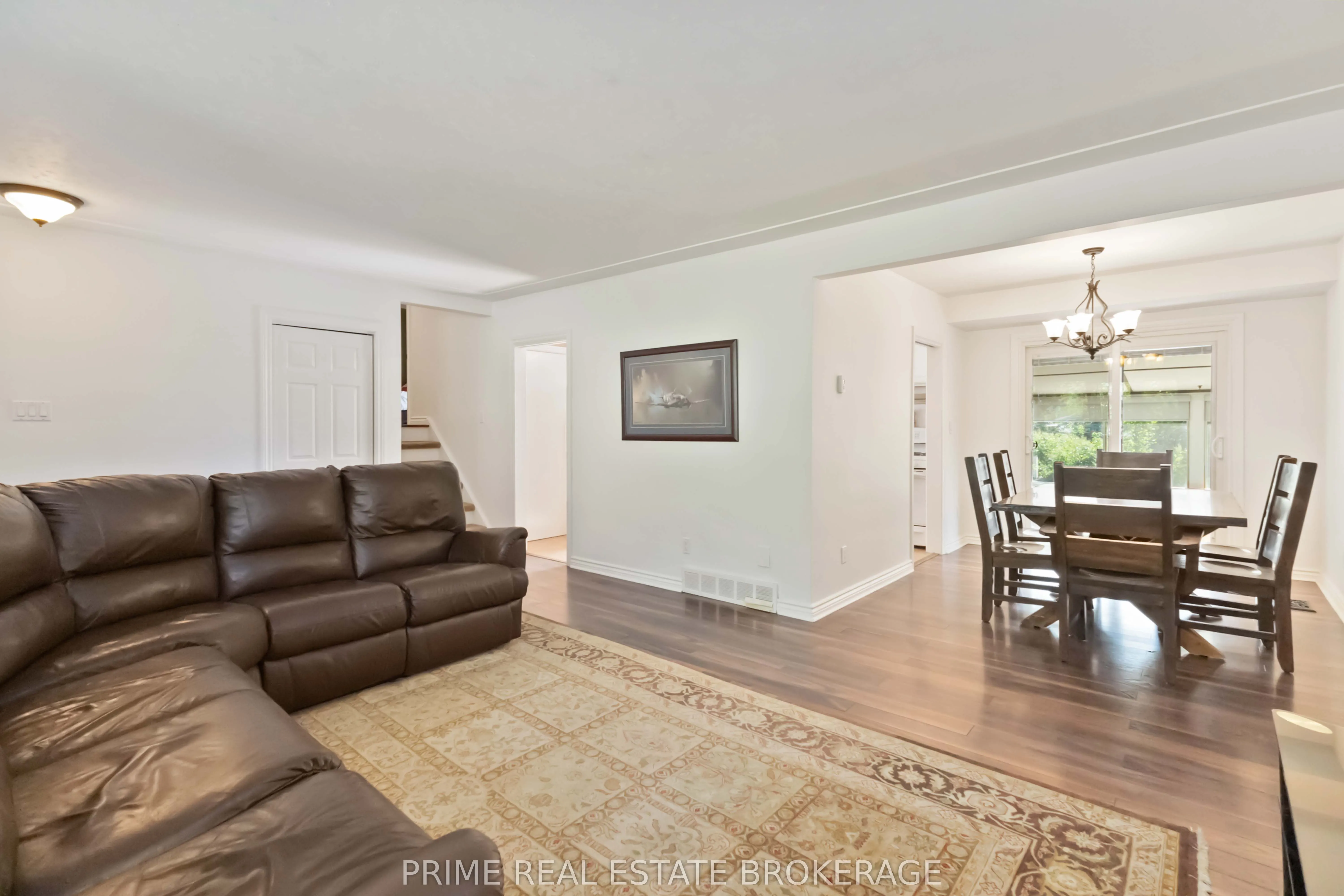 2141 Sunningdale Road E