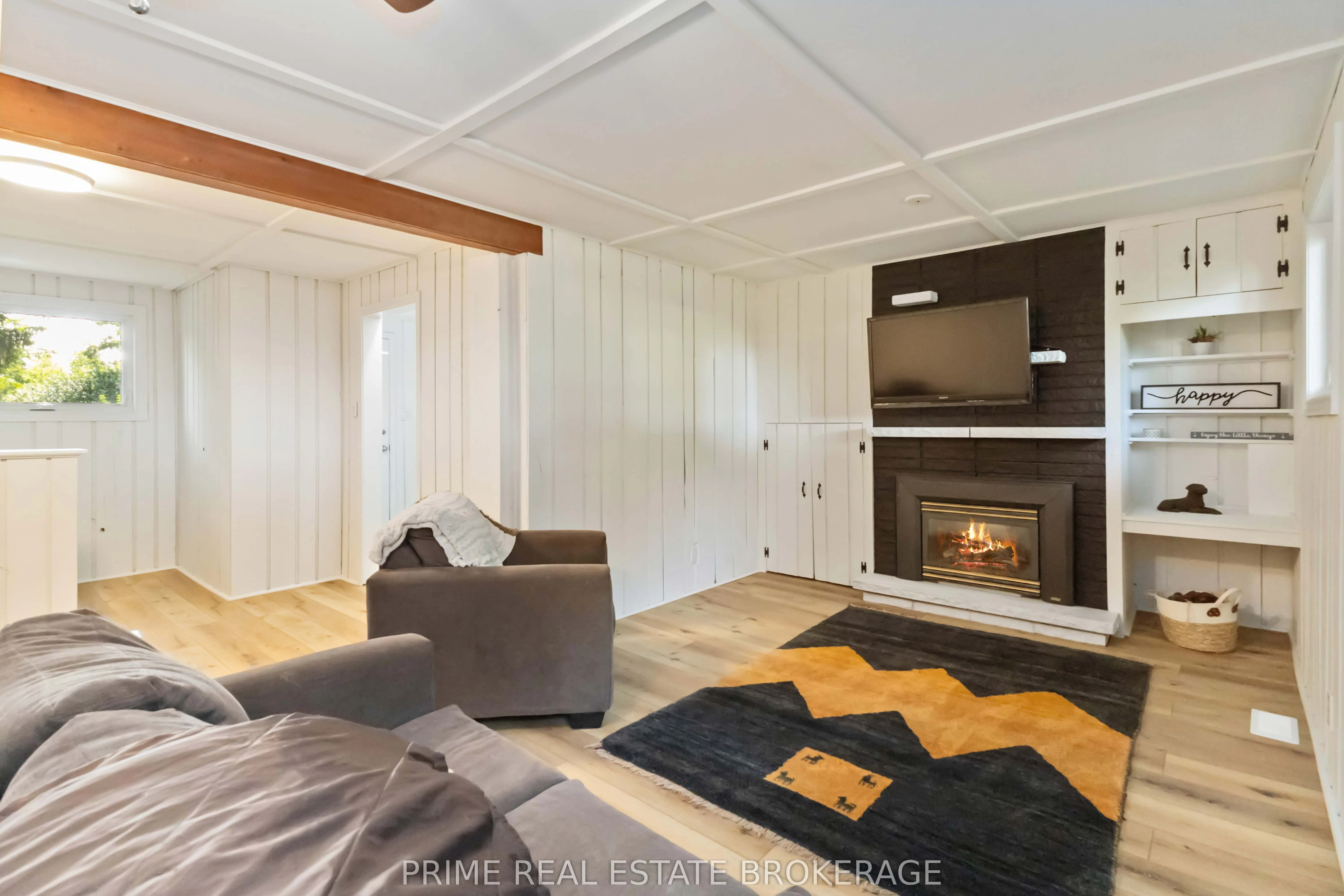 2141 Sunningdale Road E