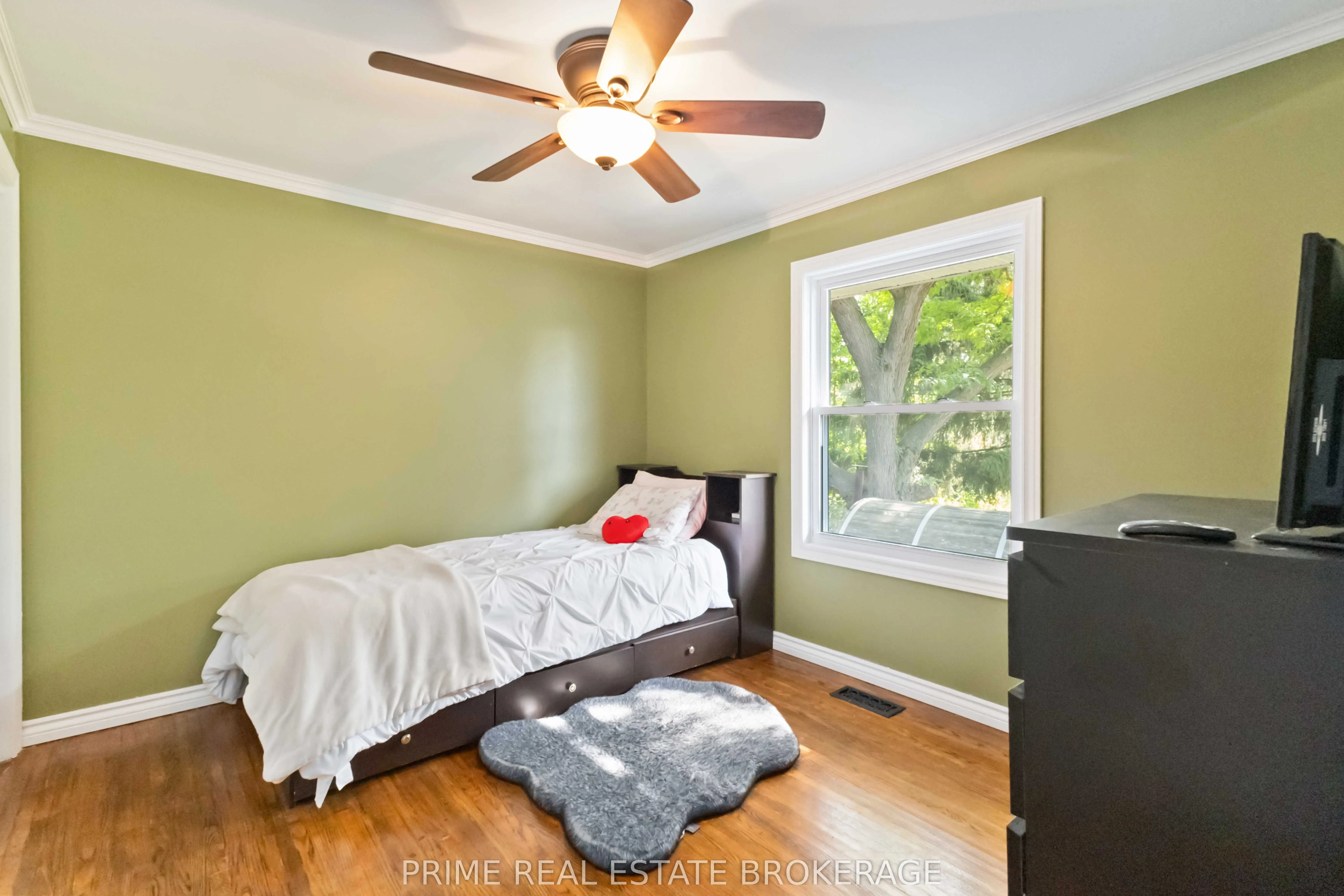 2141 Sunningdale Road E
