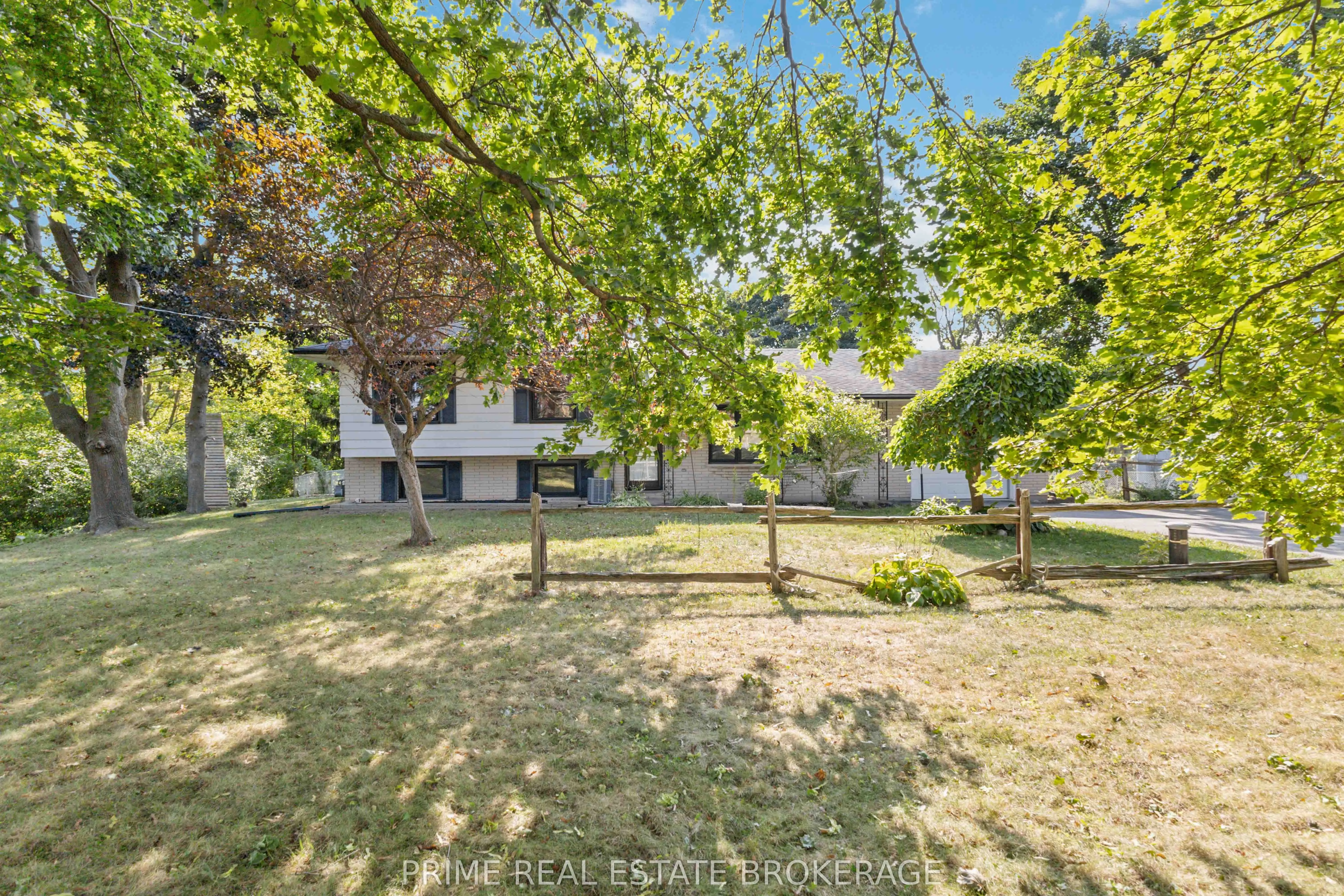 2141 Sunningdale Road E