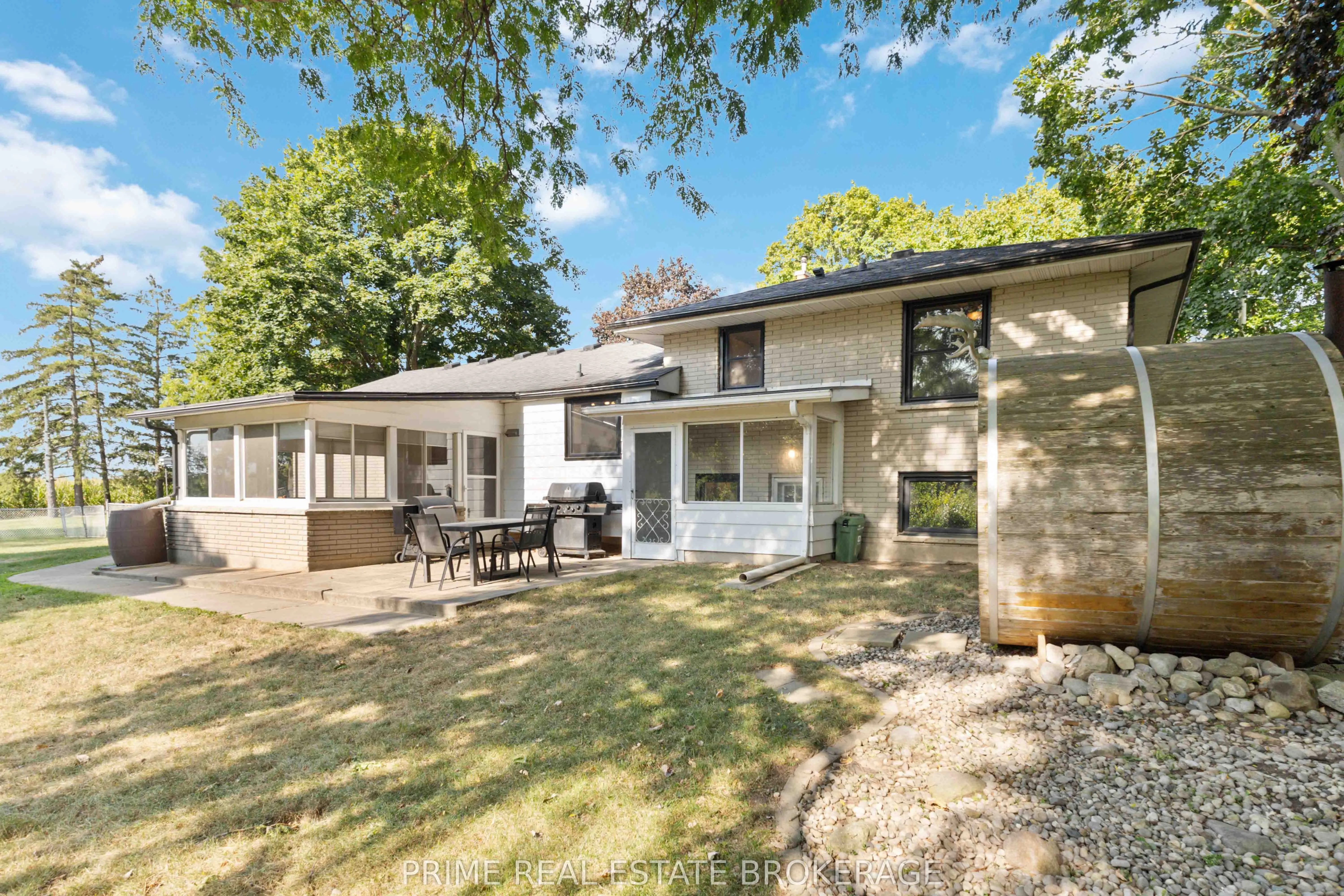 2141 Sunningdale Road E