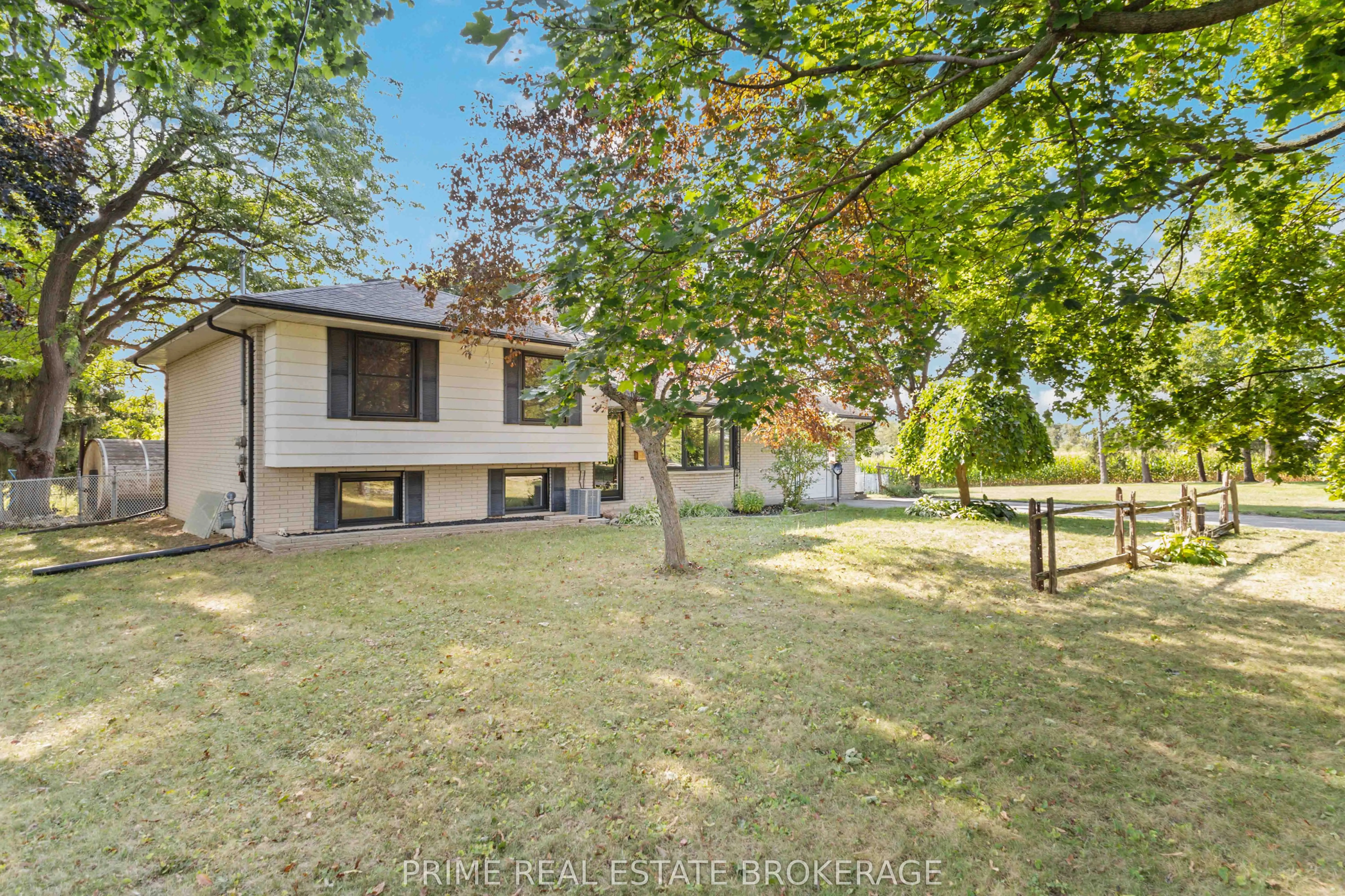 2141 Sunningdale Road E