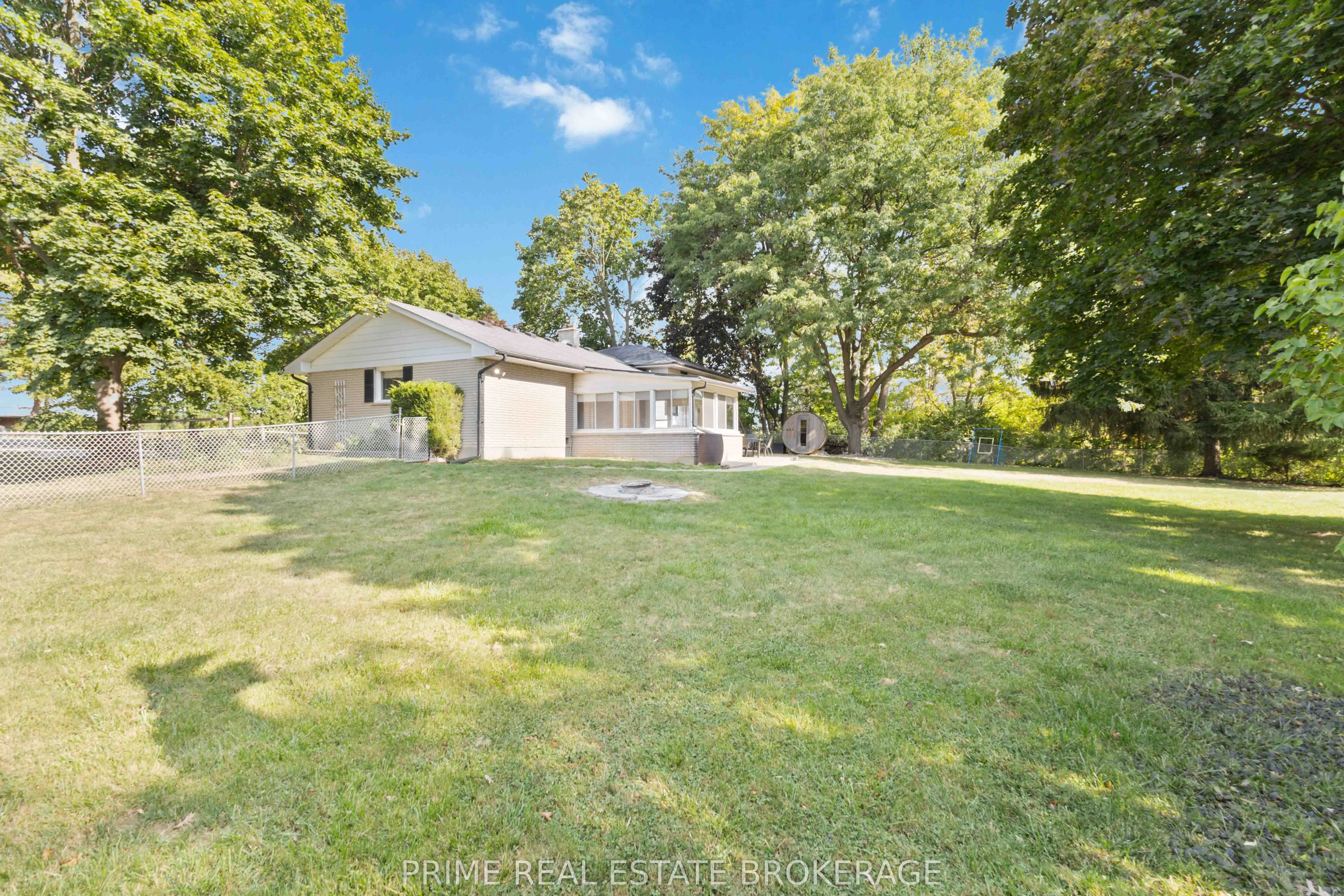 2141 Sunningdale Road E