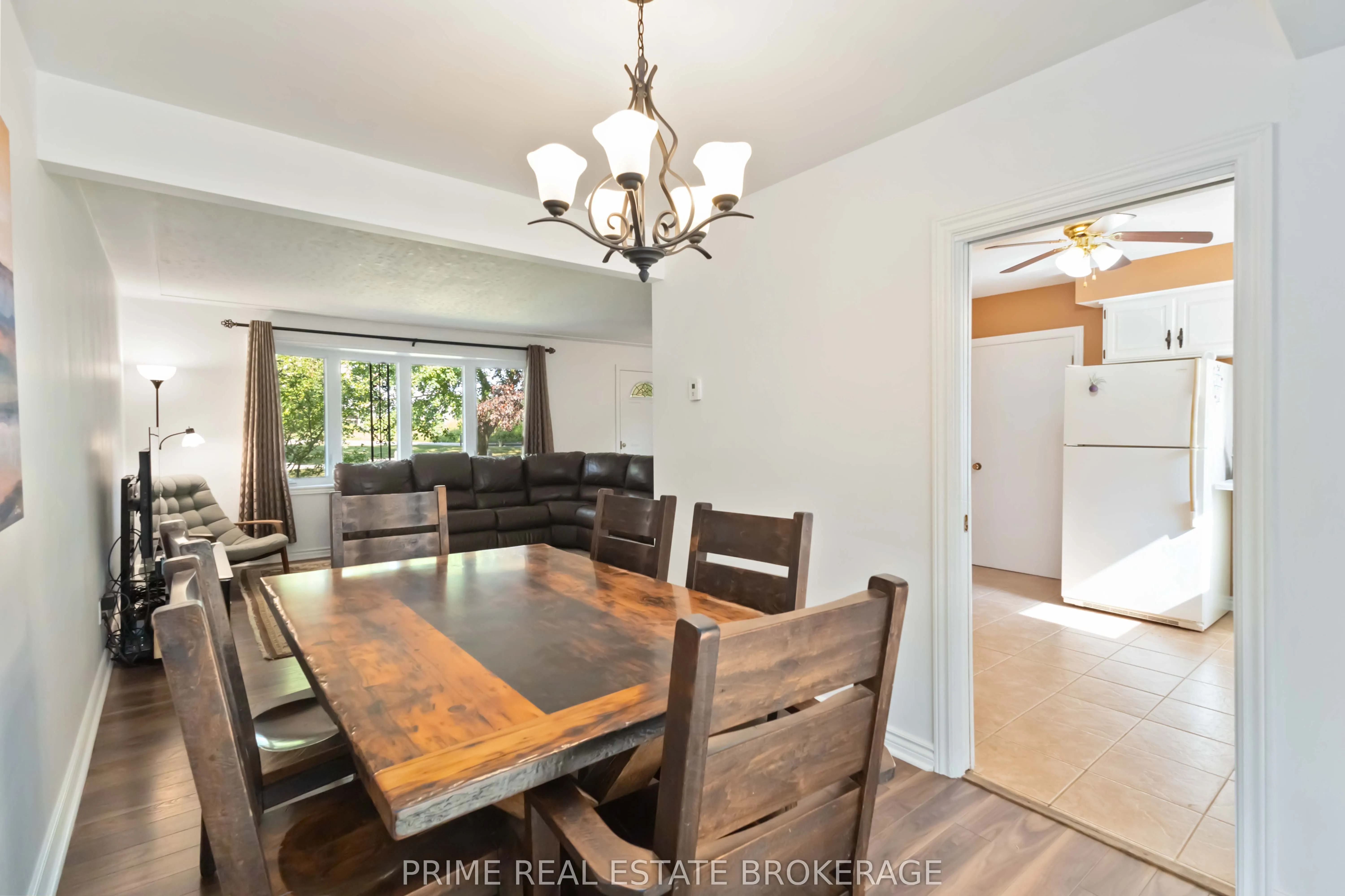 2141 Sunningdale Road E