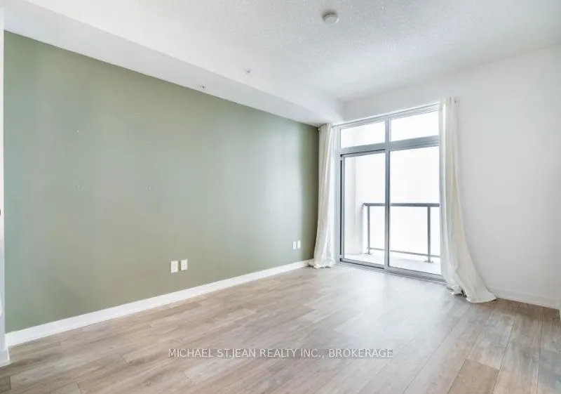 81 Robinson Street, #503