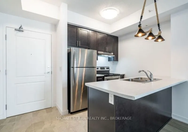 81 Robinson Street, #503